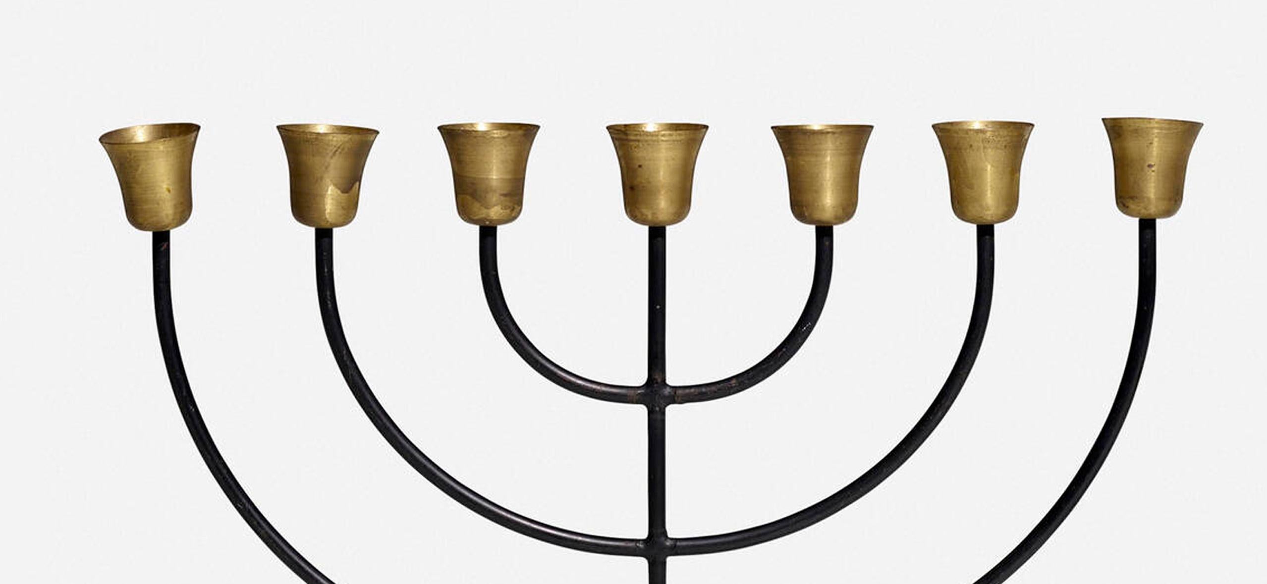 Svend Aage Holm Sørensen - Menorah danese in acciaio e ottone della metà del secolo scorso in vendita 3