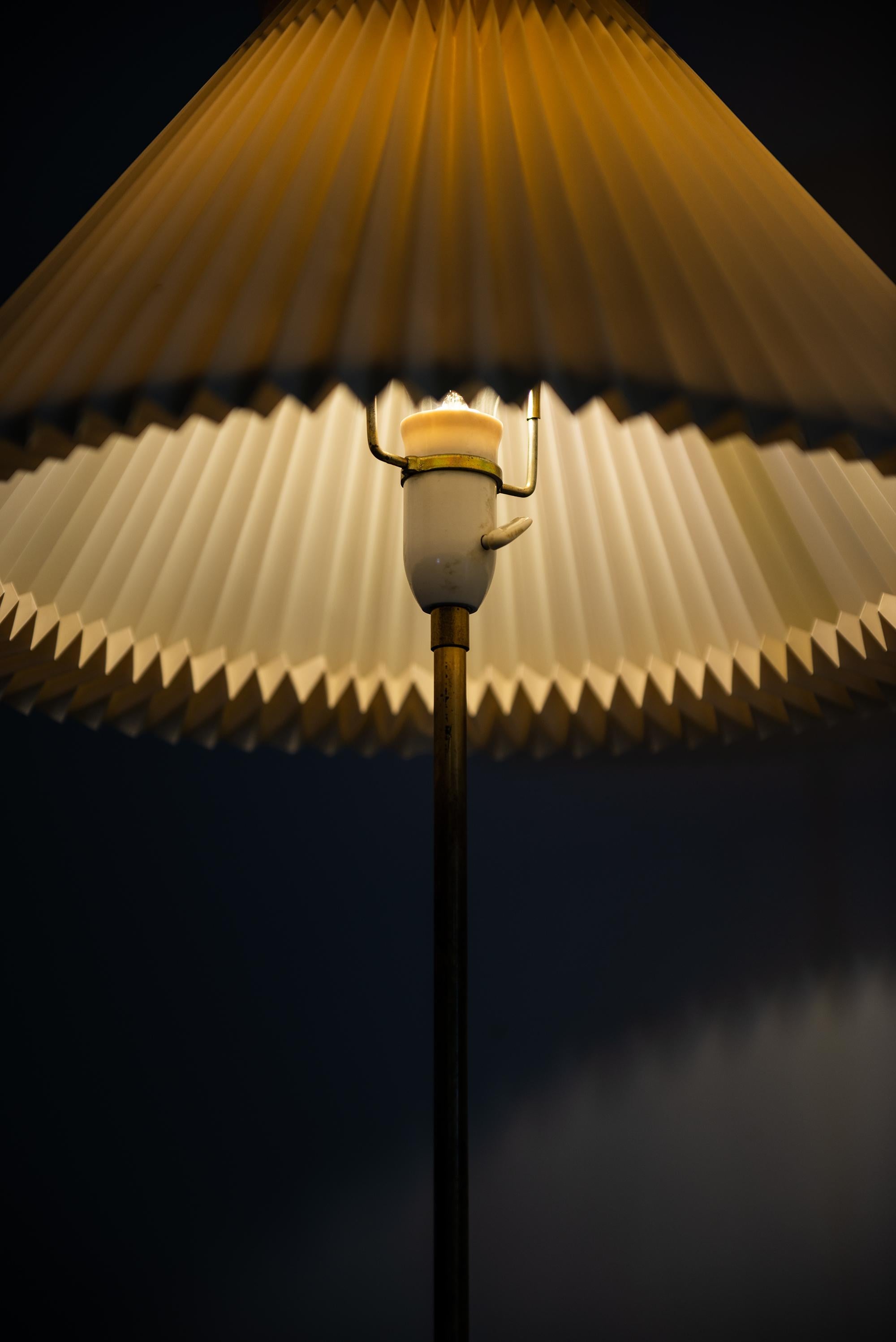 Svend Aage Holm Sørensen Floor Lamp in Brass by Holm Sørensen & Co. in Denmark For Sale 3