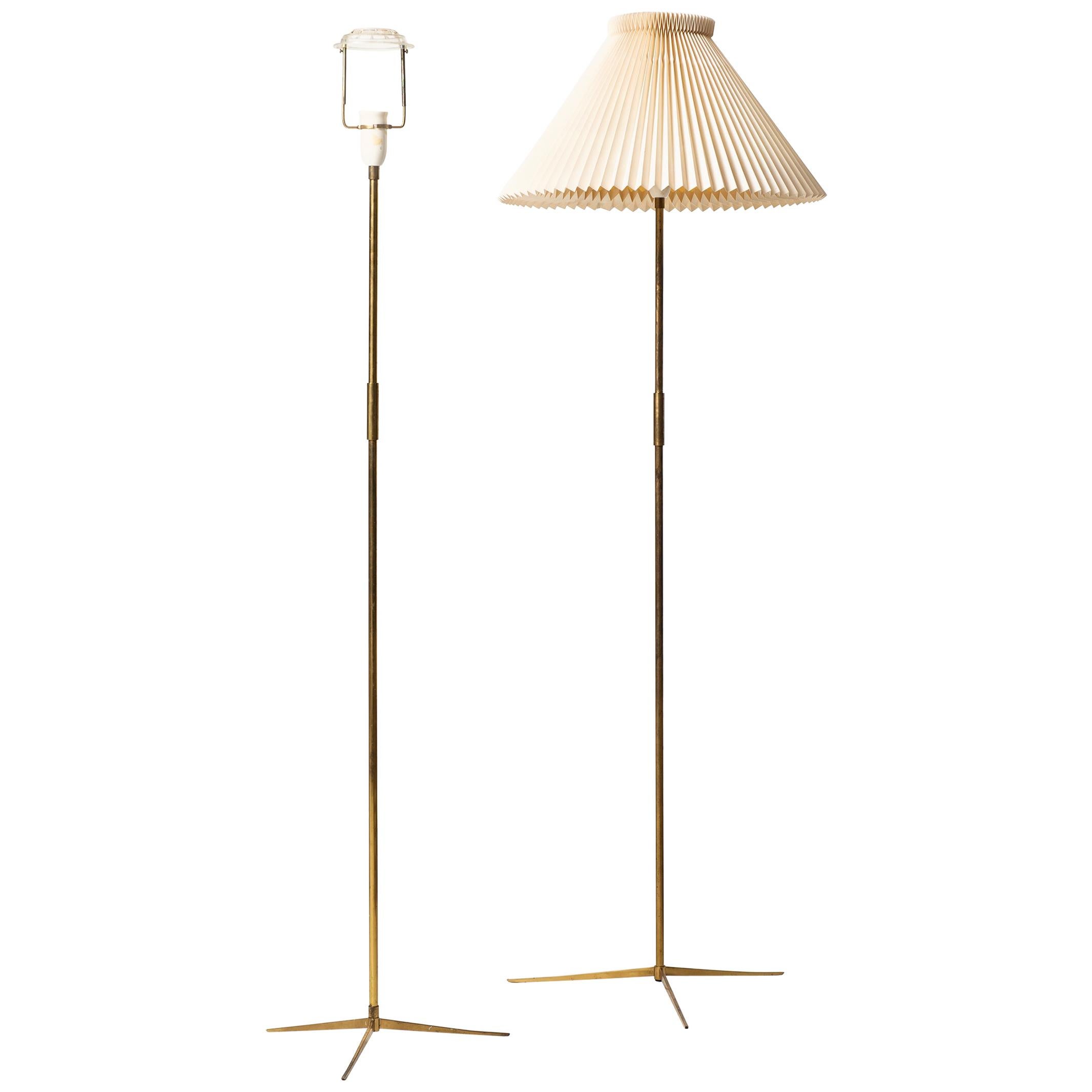 Lampadaire Svend Aage Holm Srensen en laiton par Holm Srensen & Co. au Danemark