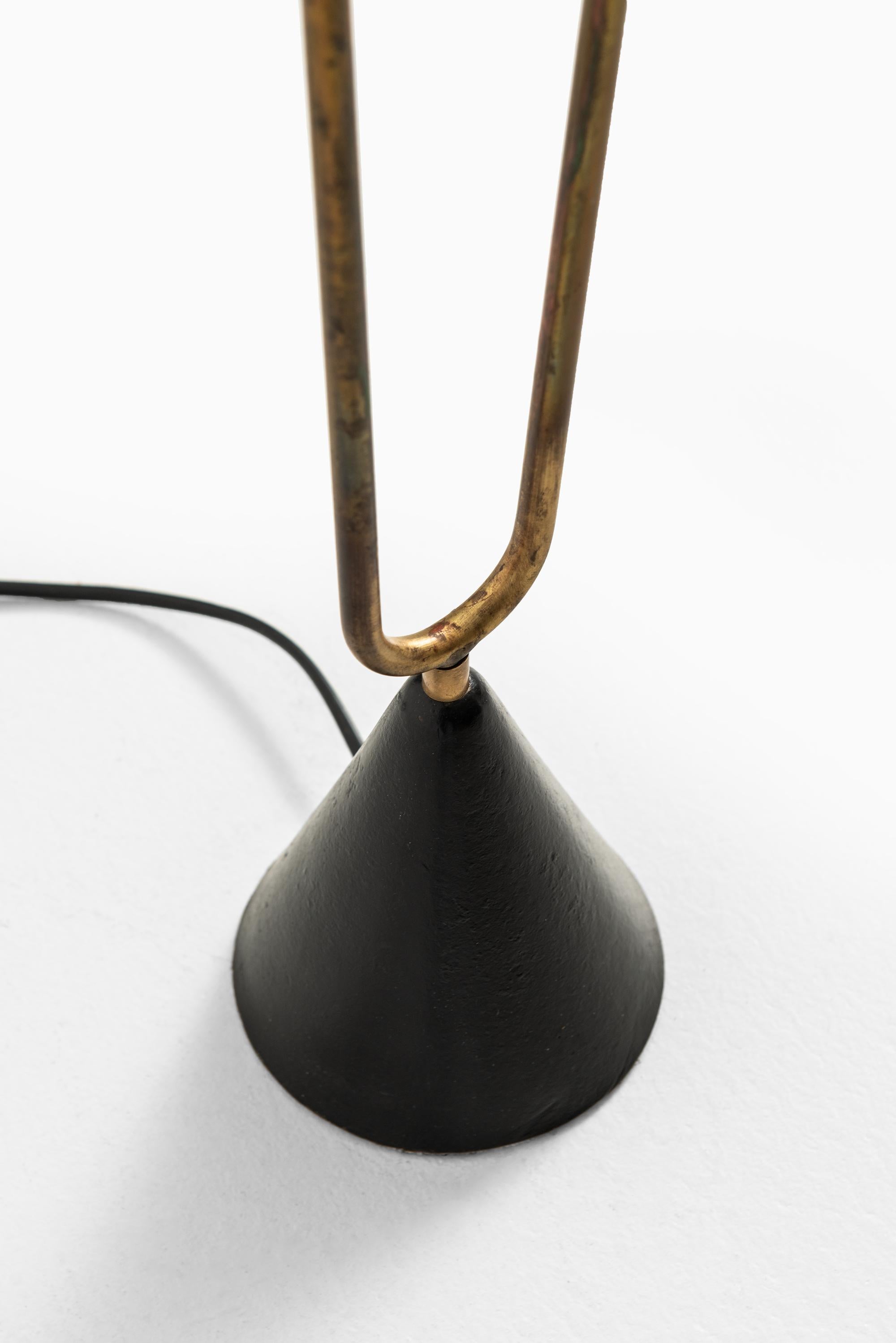 Scandinavian Modern Svend Aage Holm Sørensen Floor Lamp Produced by Holm Sørensen & Co in Denmark For Sale