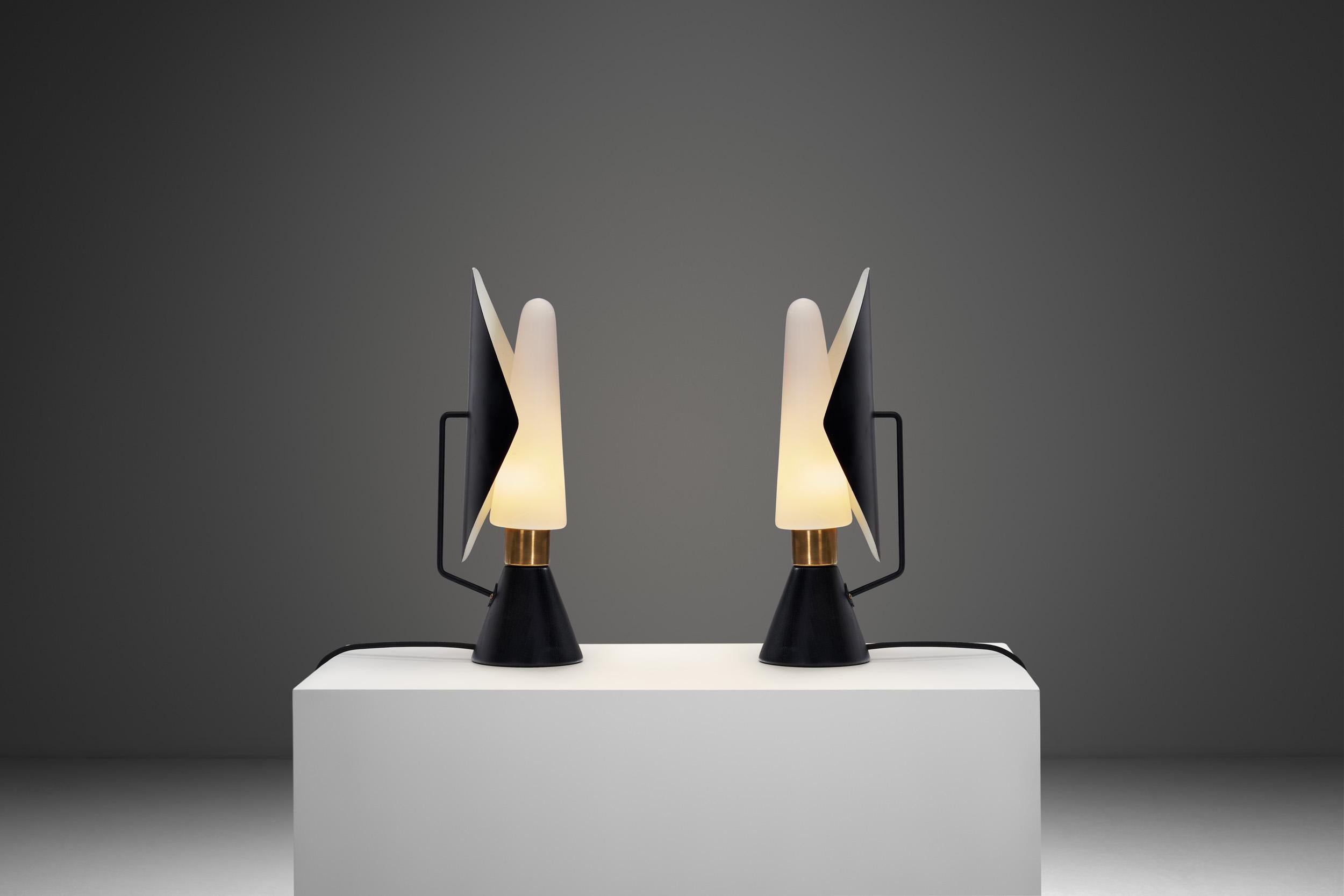 Milieu du XXe siècle Lampes de table modèle 