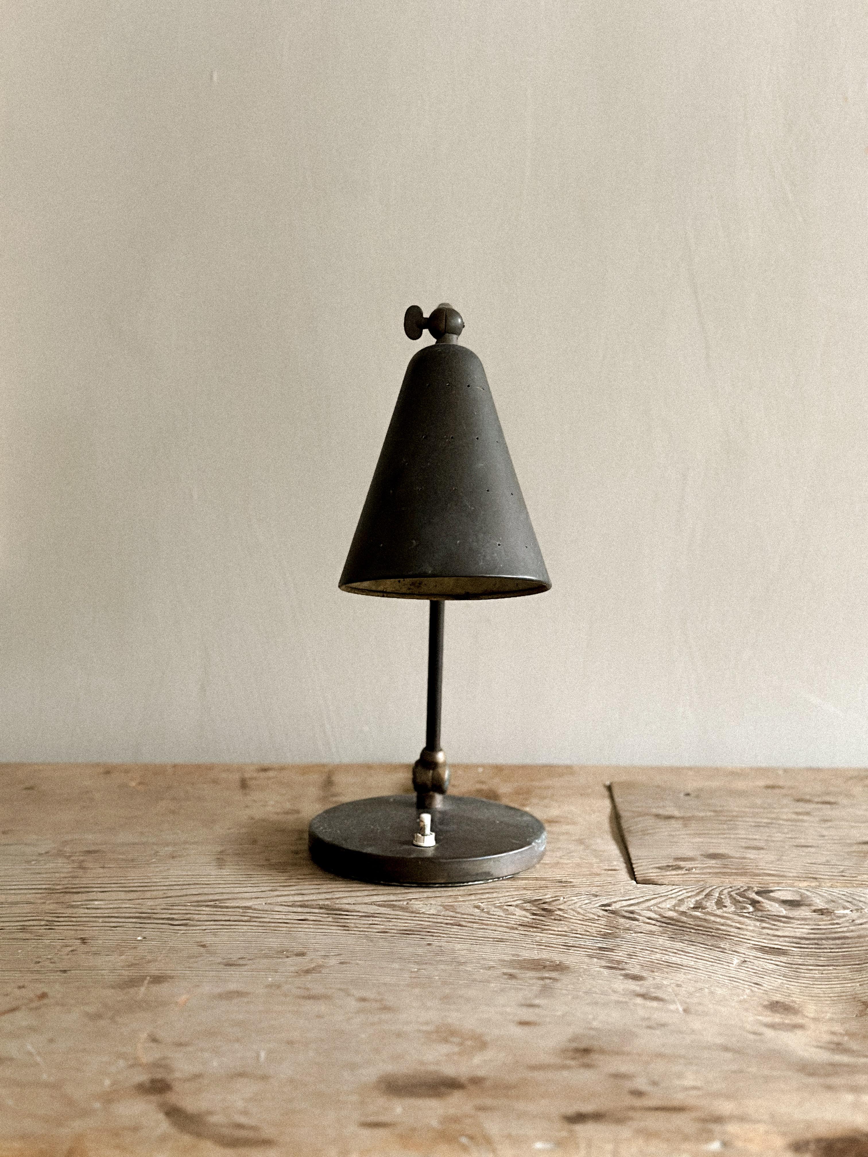 Svend Aage Holm Sørensen, Patinated Table Lamp, Denmark 1940s In Good Condition For Sale In Hønefoss, 30