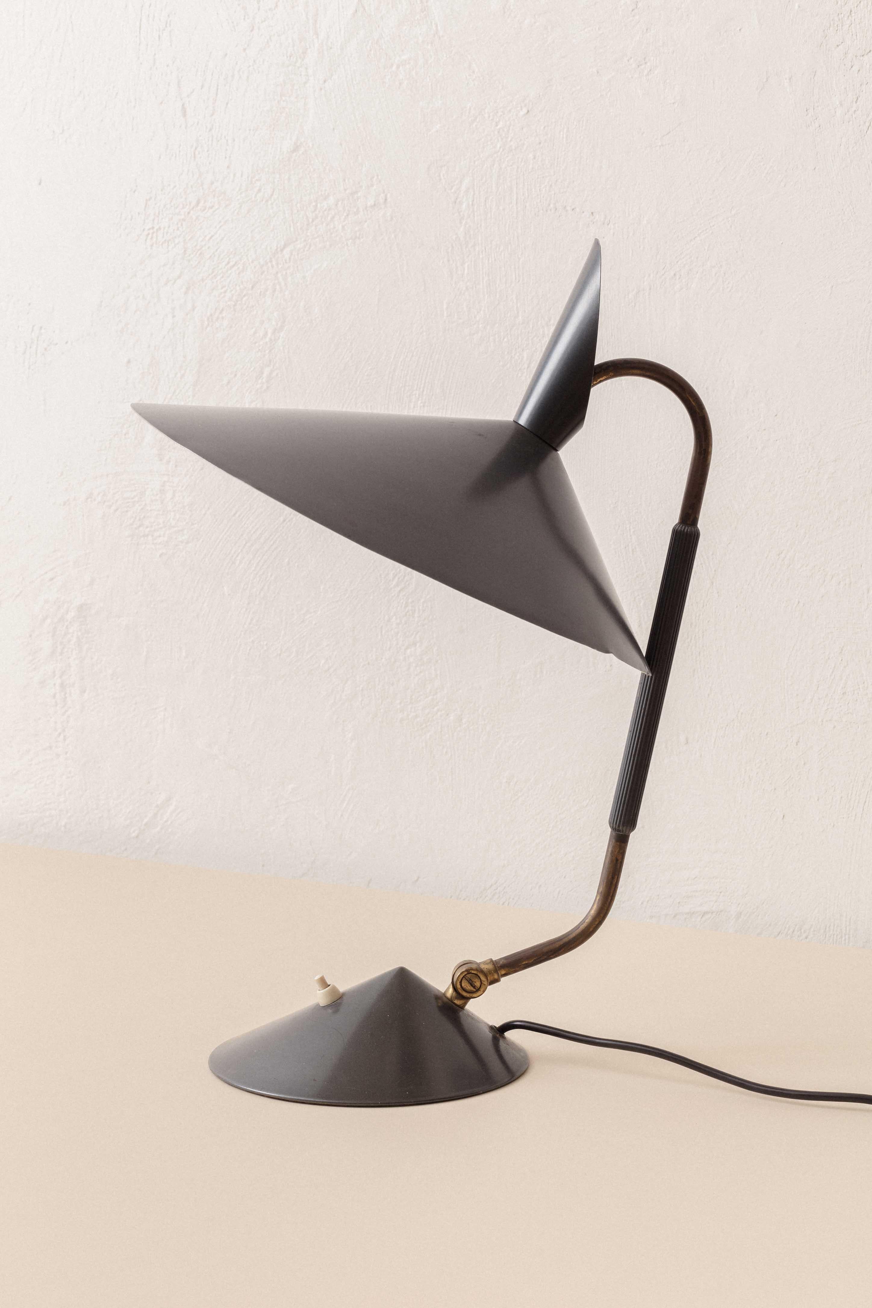 Svend Aage Holm Sørensen Table Lamp with adjustable brass stem, 1950s. In Good Condition For Sale In New York, NY