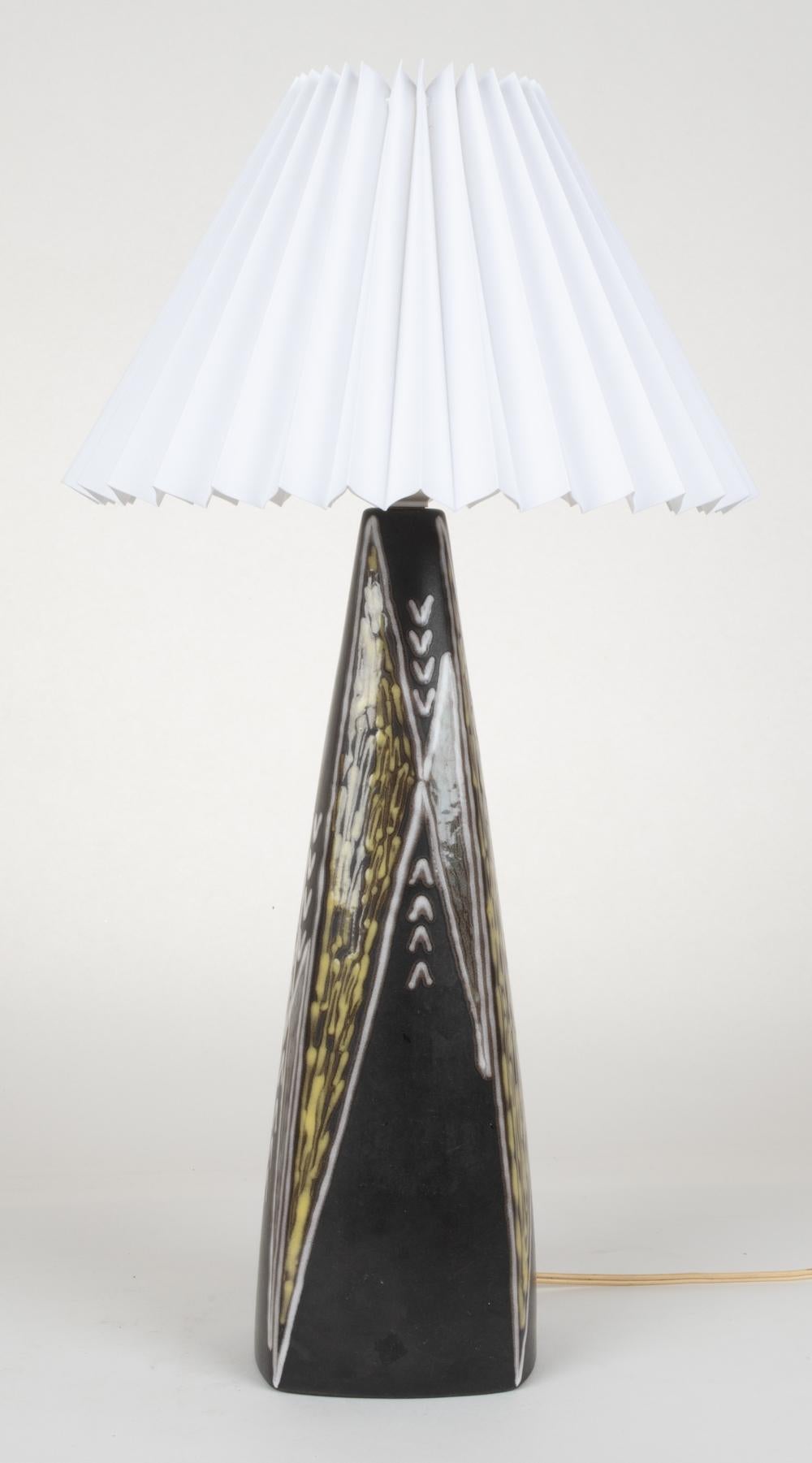 A gorgeous Danish midcentury glazed ceramic conical-form table lamp designed by Holm Sorensen and Svend Aage Jensen in 1955 for Søholm, Denmark. The series 