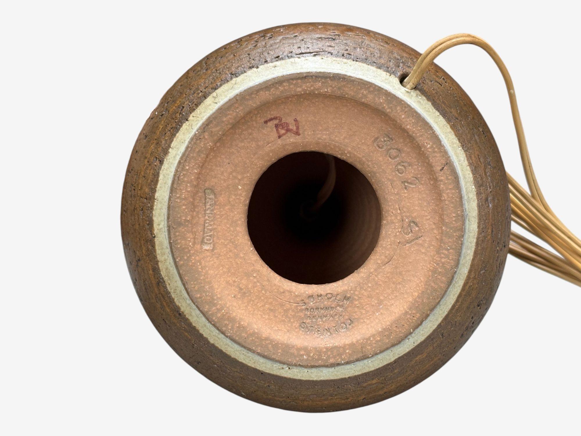 Svend Aage Jensen, Søholm, Beige Ceramic, Table Lamp, Denmark, 1970s For Sale 1