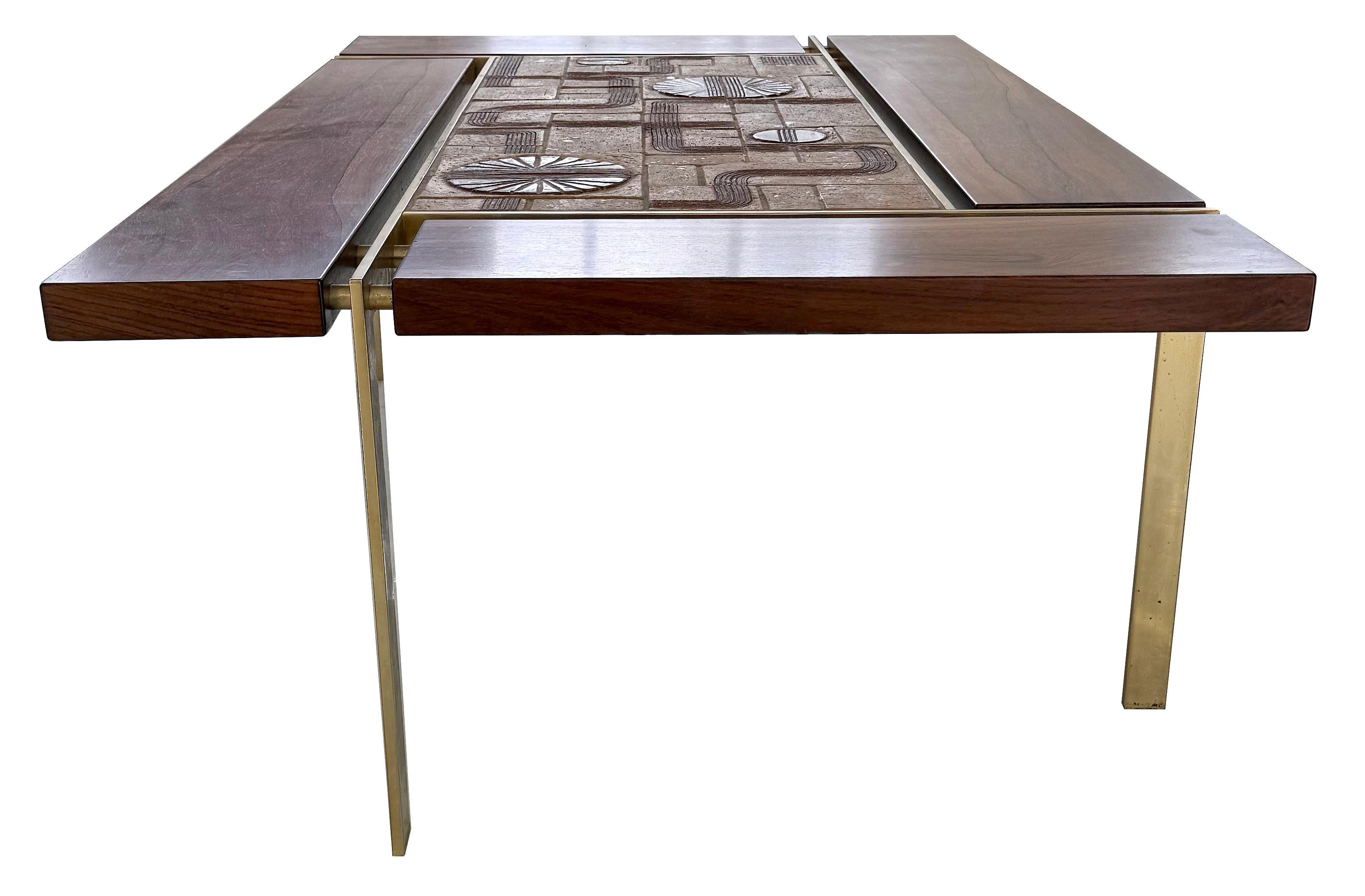 Svend Aage Jessen Mesa de centro con tapa de azulejos, palisandro y latón Danés en venta