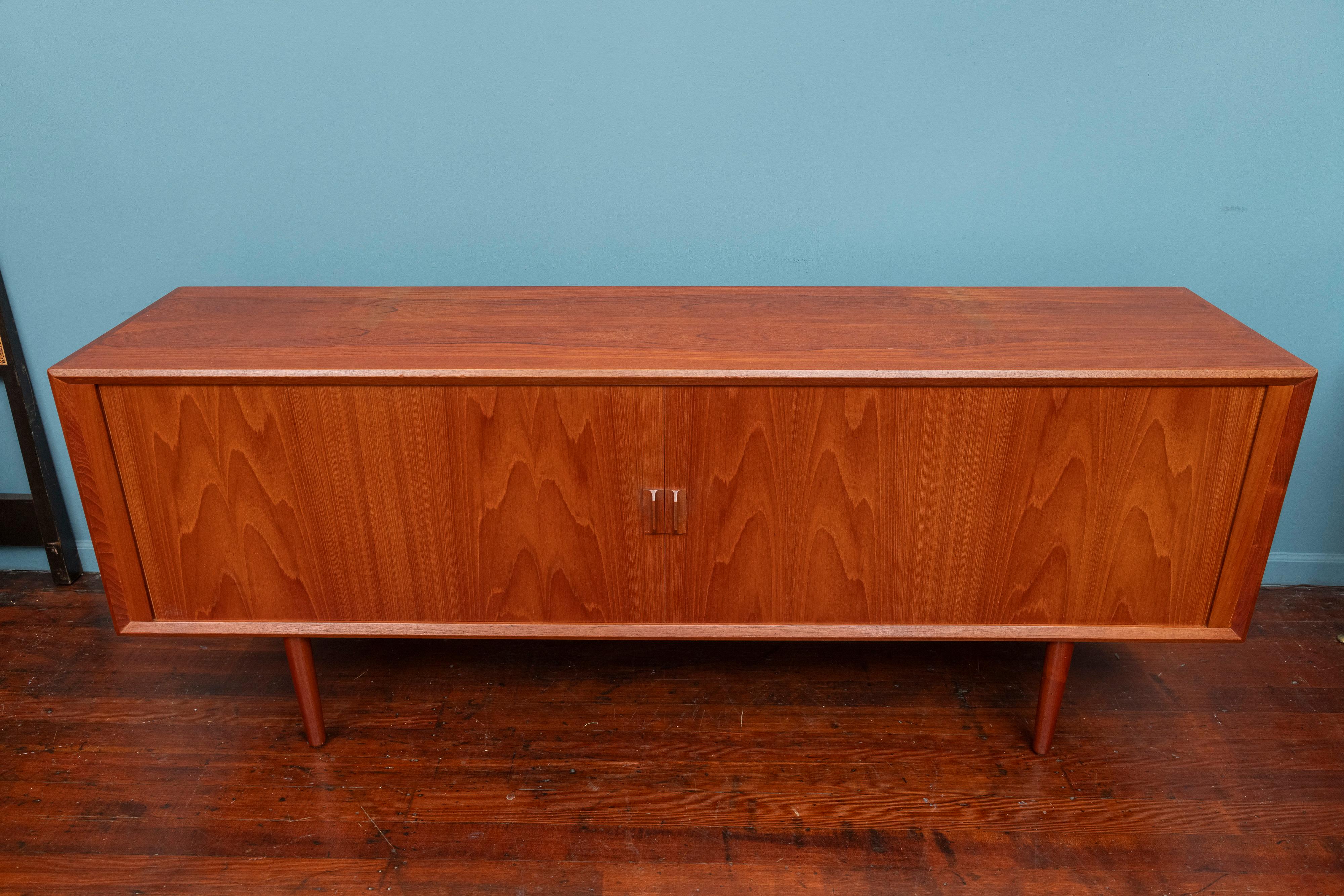 Danish Svend Aage Larsen Credenza for Faarup Møbelfabrik