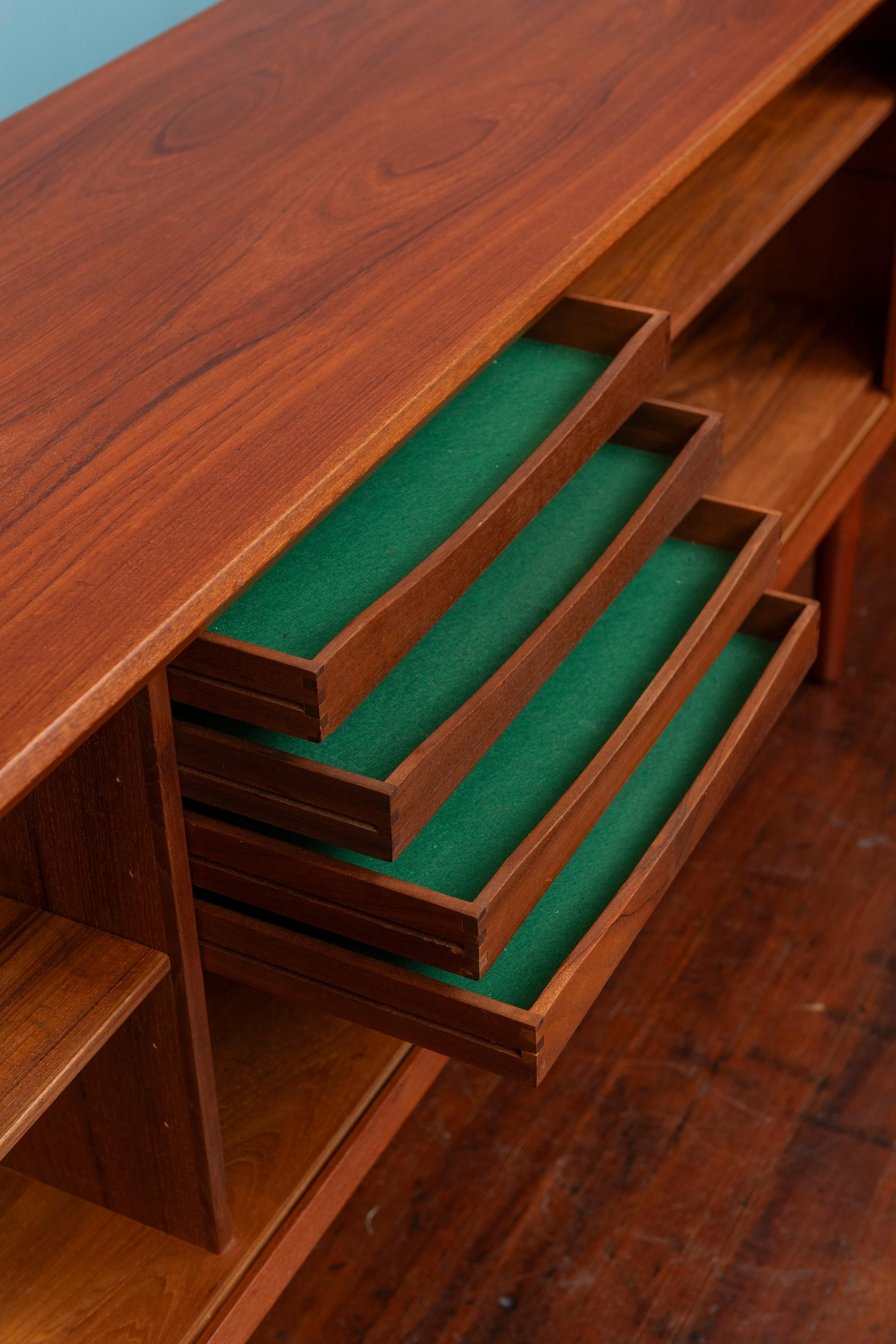 Mid-20th Century Svend Aage Larsen Credenza for Faarup Møbelfabrik