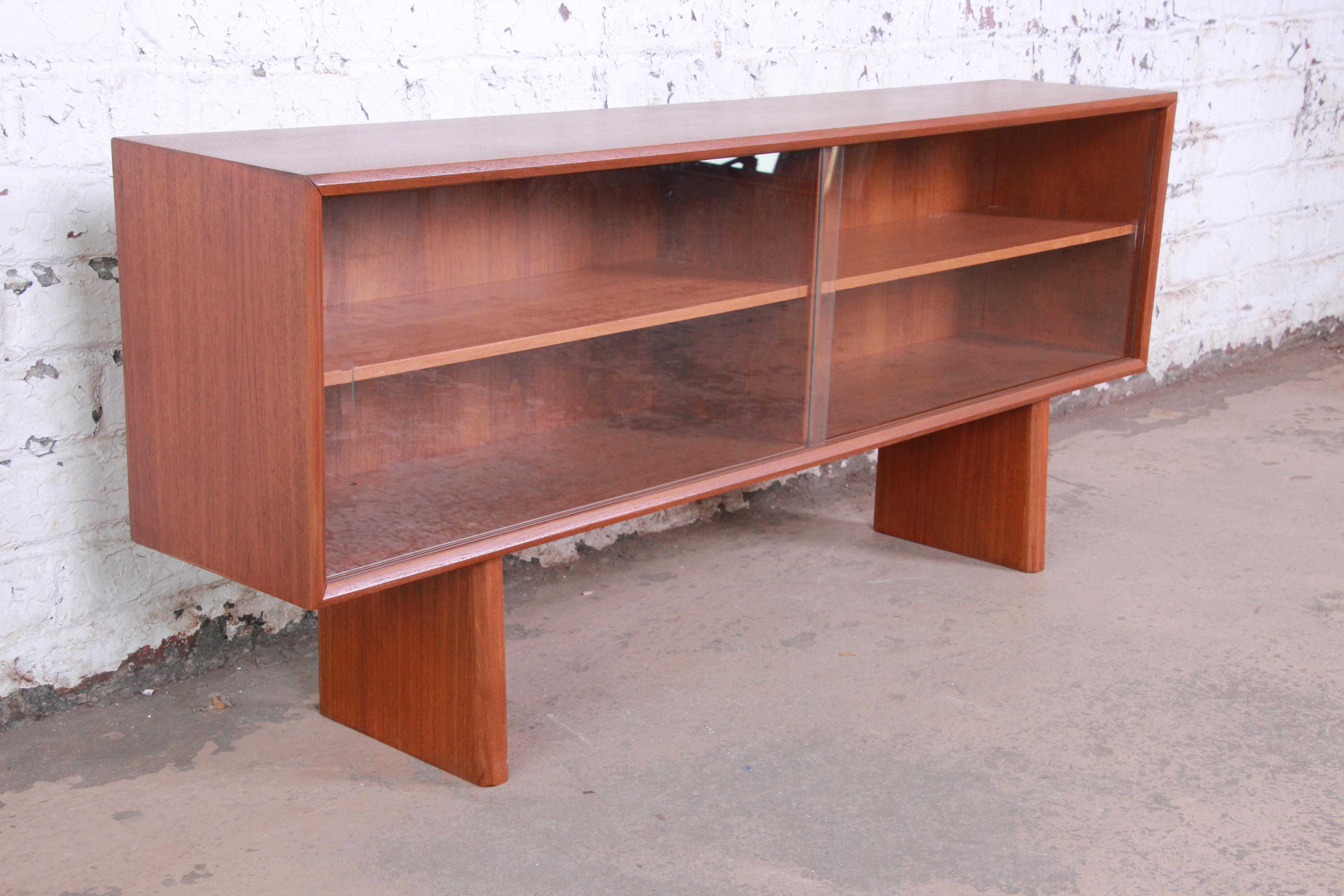 Svend Aage Larsen for Faarup Danish Modern Teak Glass Front Bookcase or Credenza In Good Condition In South Bend, IN