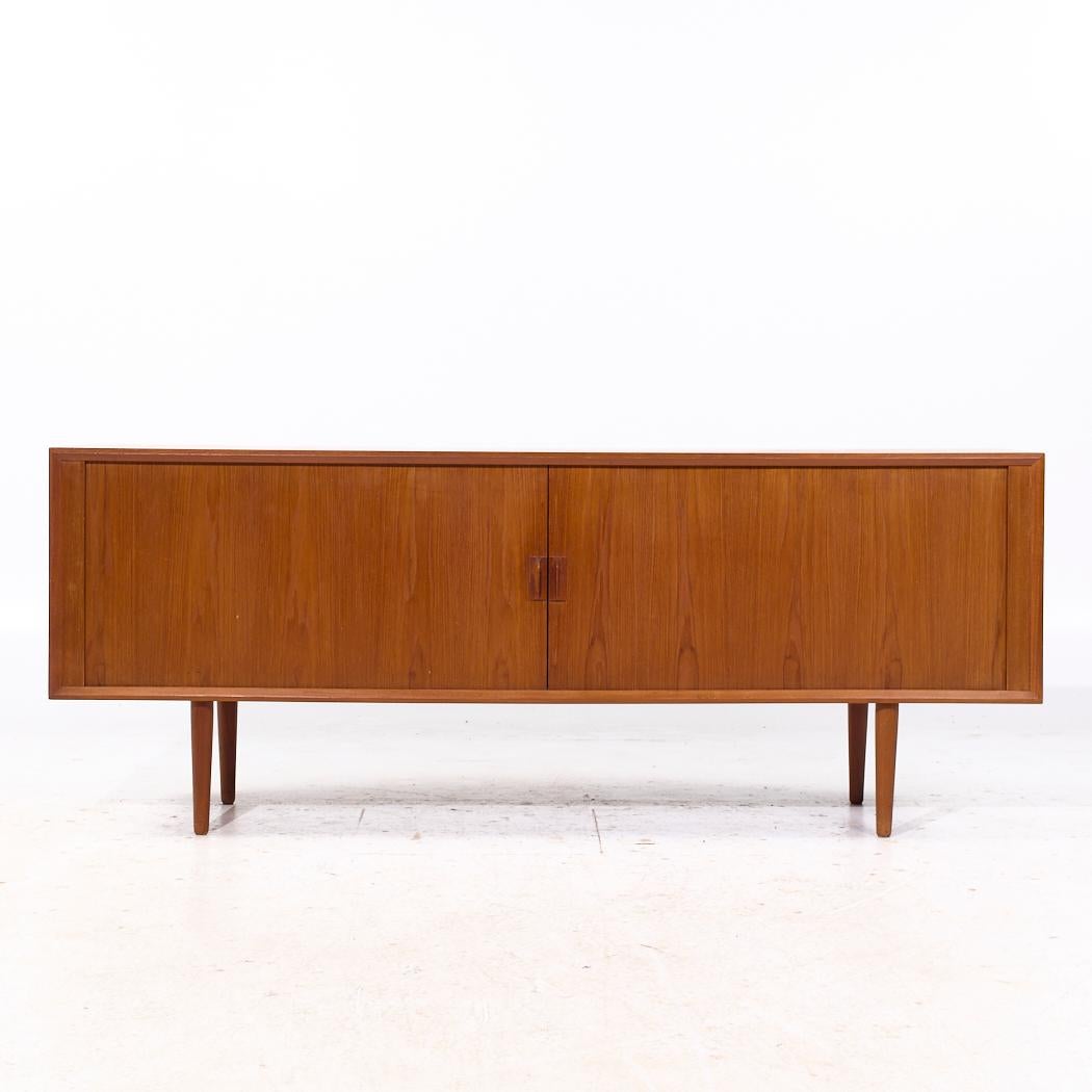 Svend Aage Larsen pour Faarup Møbelfabrik Crédence danoise à porte à tambour avec huche Bon état - En vente à Countryside, IL