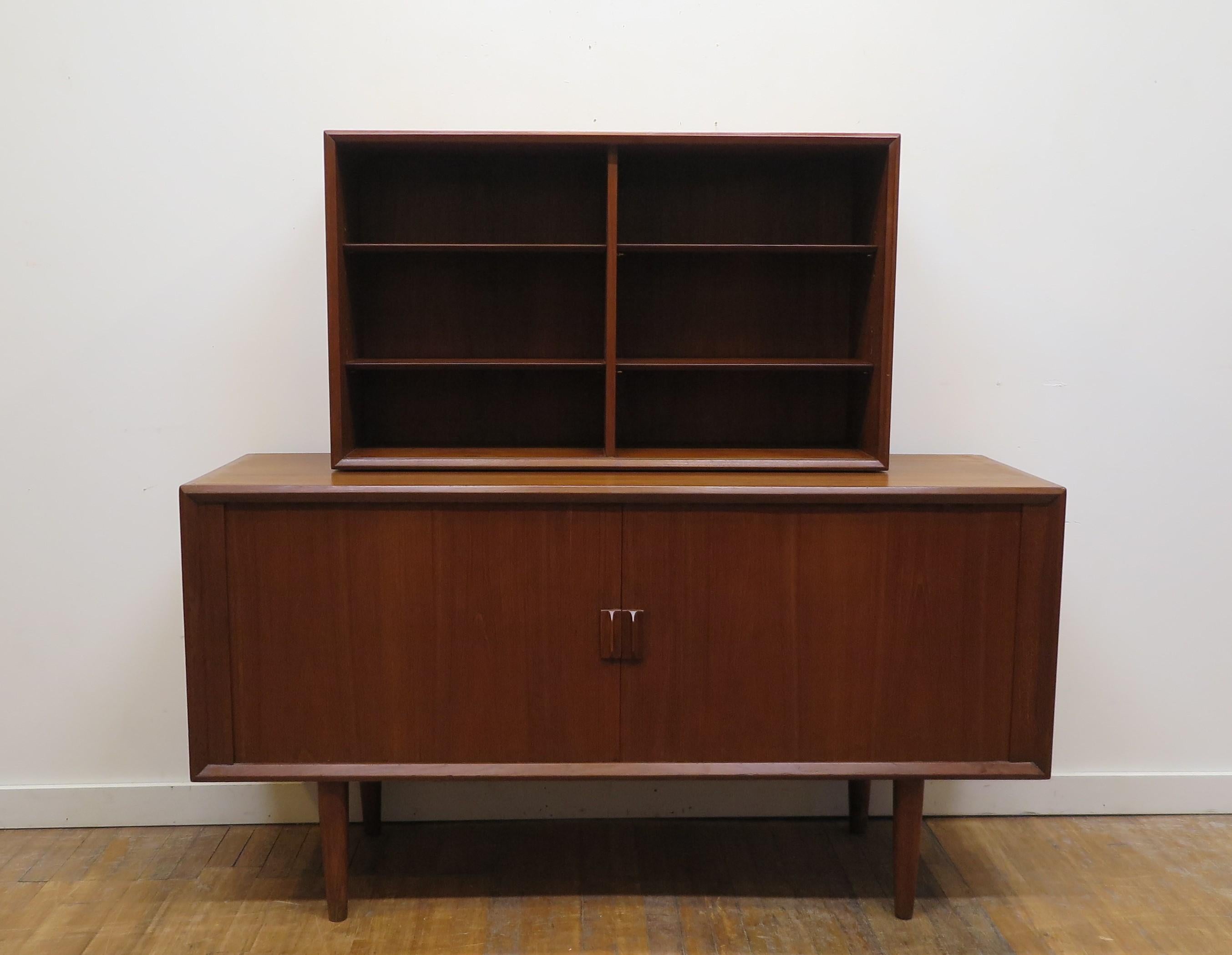 Svend Aage Larsen Mid Century Credenza Sideboard In Good Condition For Sale In New York, NY
