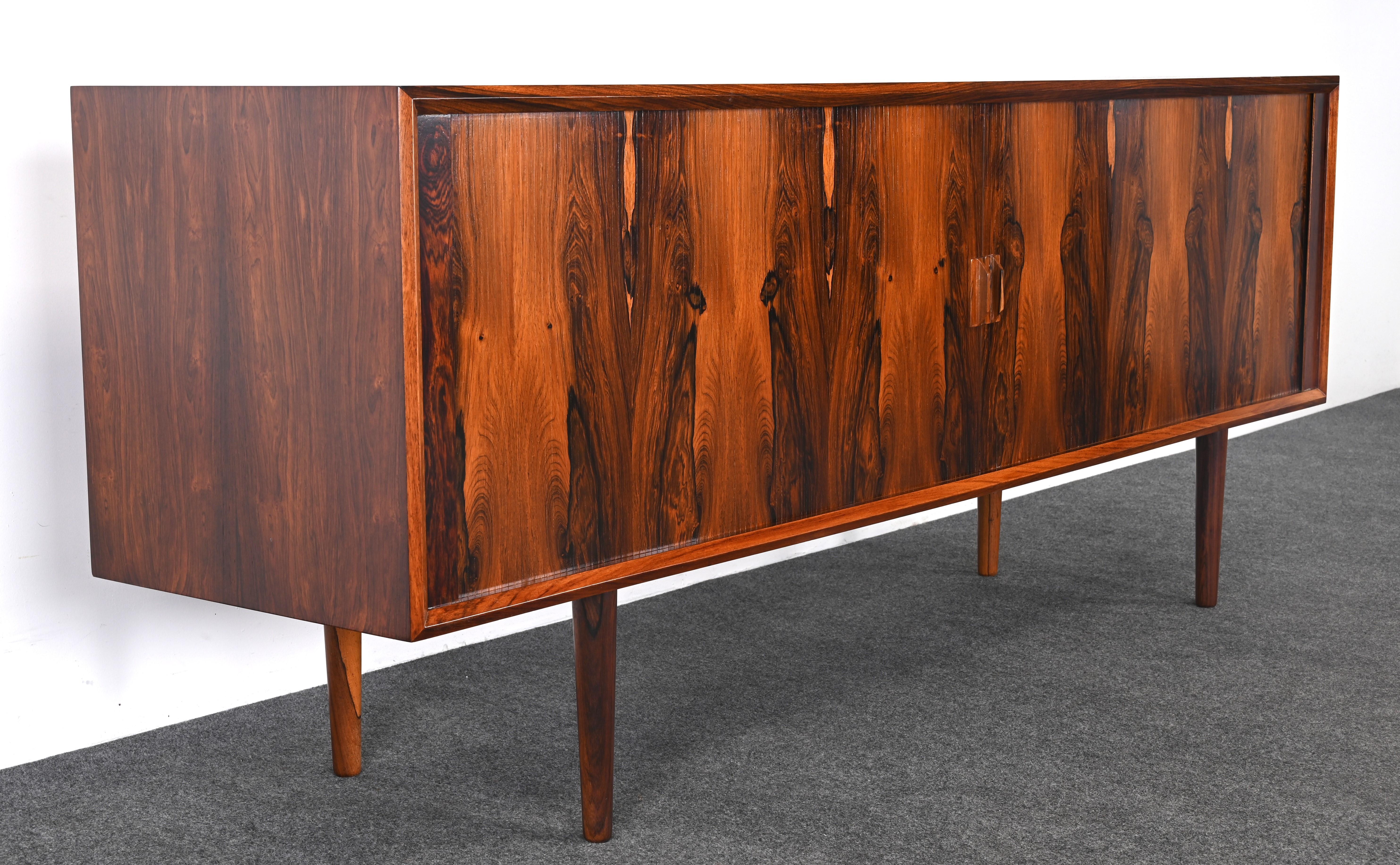 Credenza in palissandro di Svend Aage Larsen per Faarup Møbelfabrik, anni '60 in vendita 4