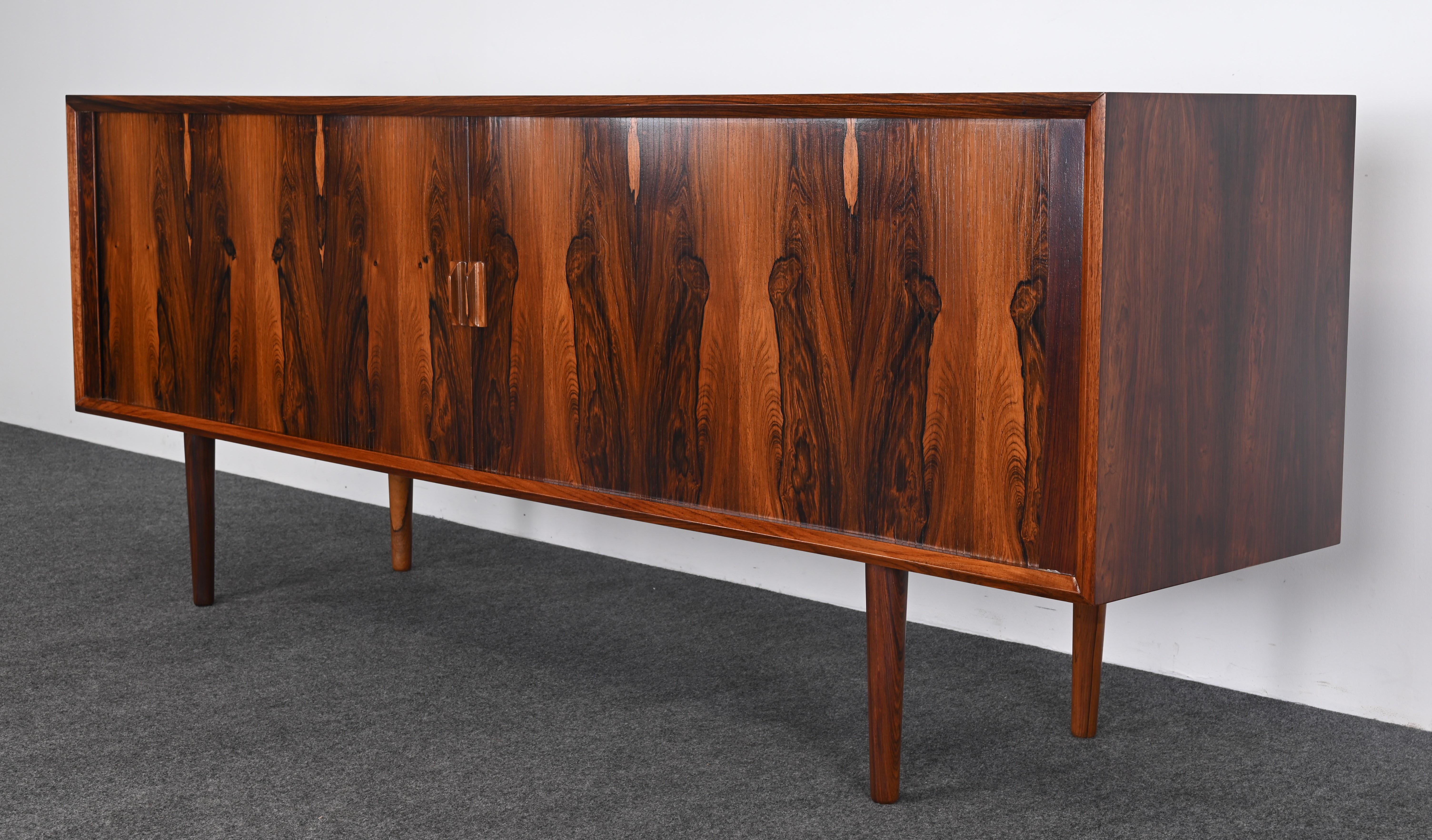 Credenza in palissandro di Svend Aage Larsen per Faarup Møbelfabrik, anni '60 in vendita 6