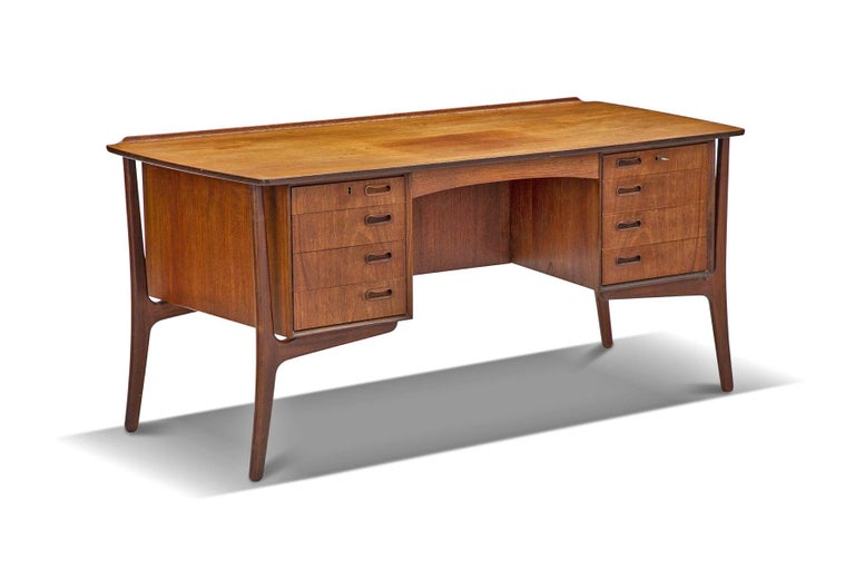 Svend Aage Madsen Bow Edge Desk in Teak In Excellent Condition For Sale In Berkeley, CA