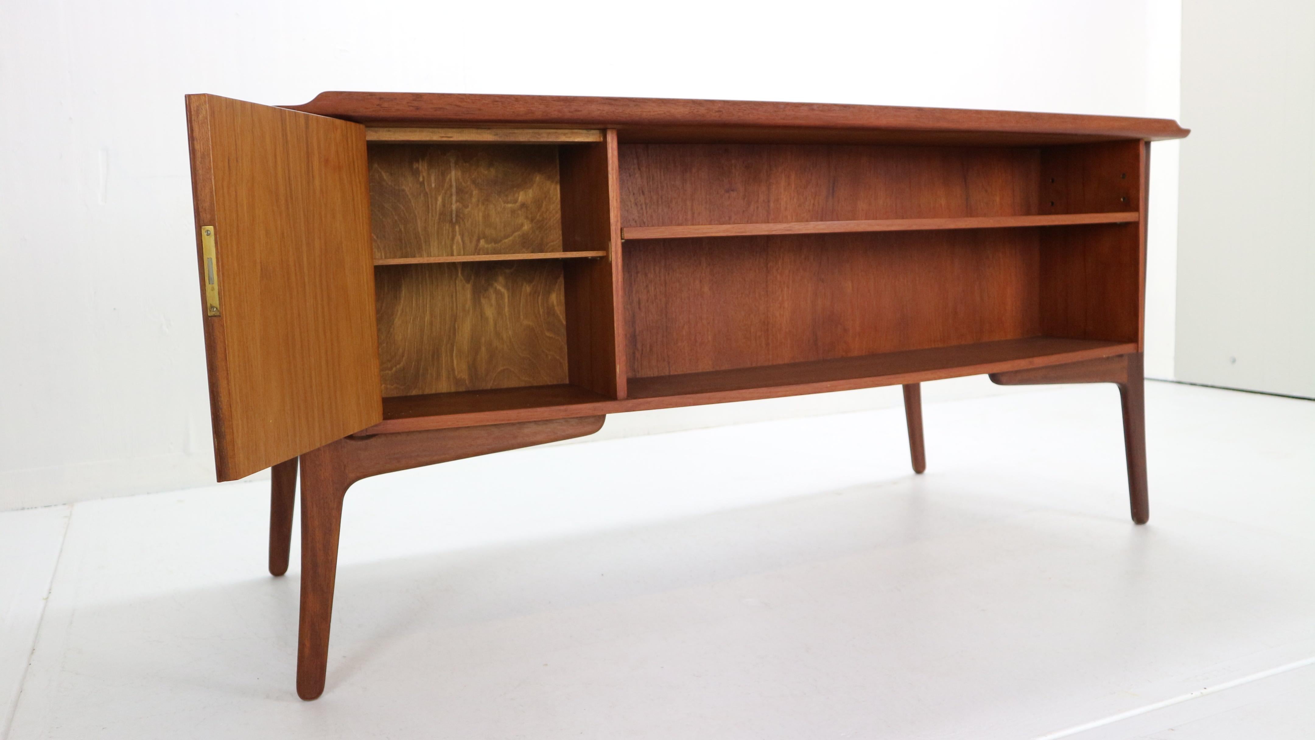 Svend Aage Madsen Executive Teak Desk for HP Hansen, 1960s, Denmark 5