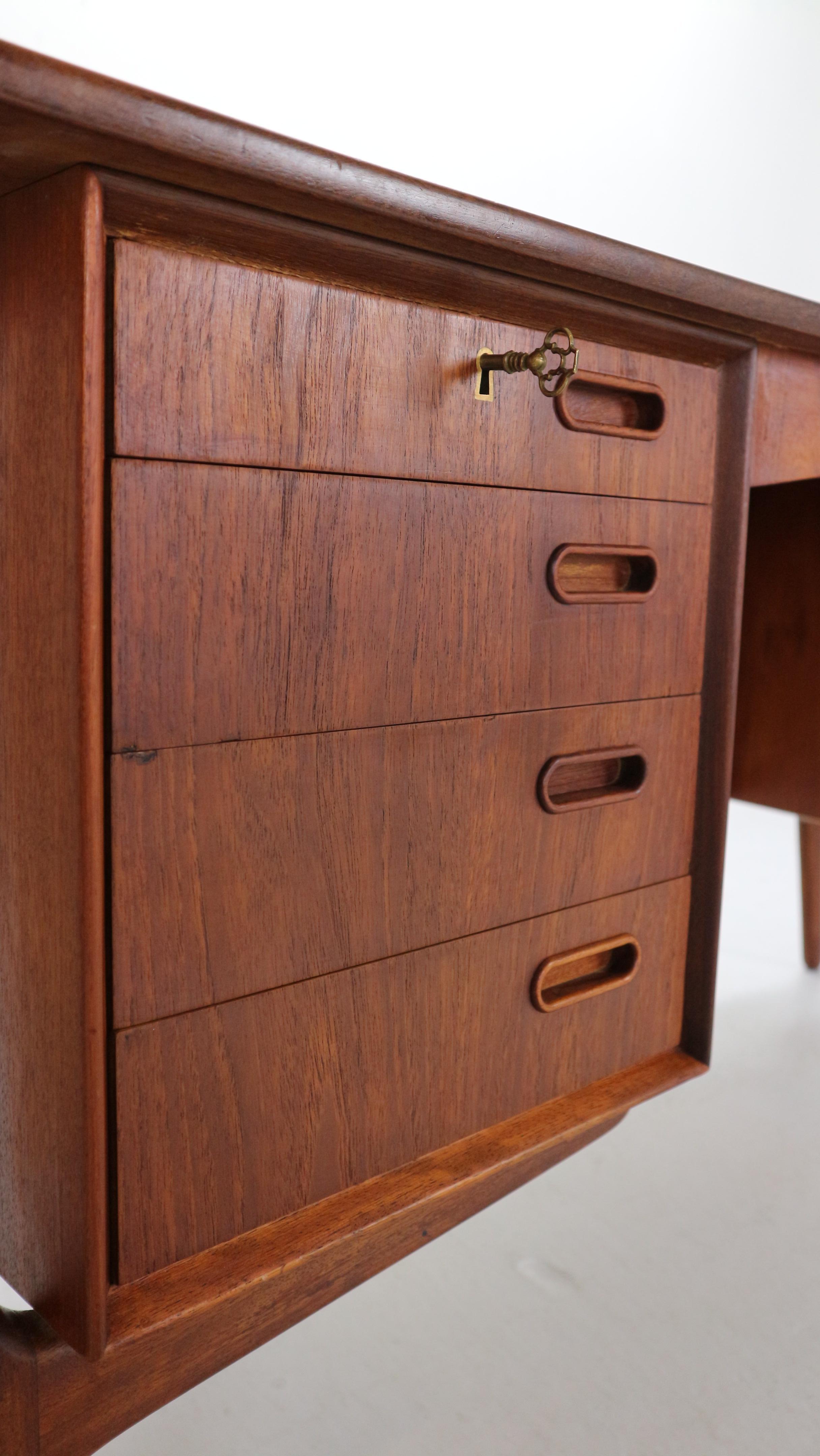 Svend Aage Madsen Executive Teak Desk for HP Hansen, 1960s, Denmark 9