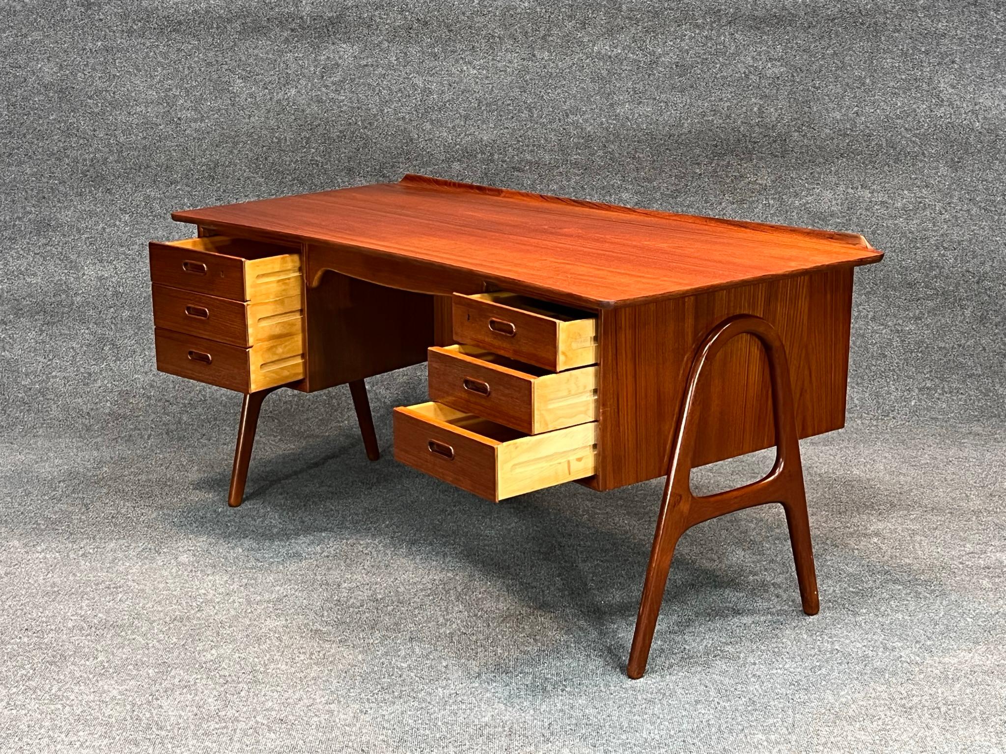 Svend Aage Madsen for Sigurd Hansen Mid-Century Curved Front Teak Desk C. 1960 5