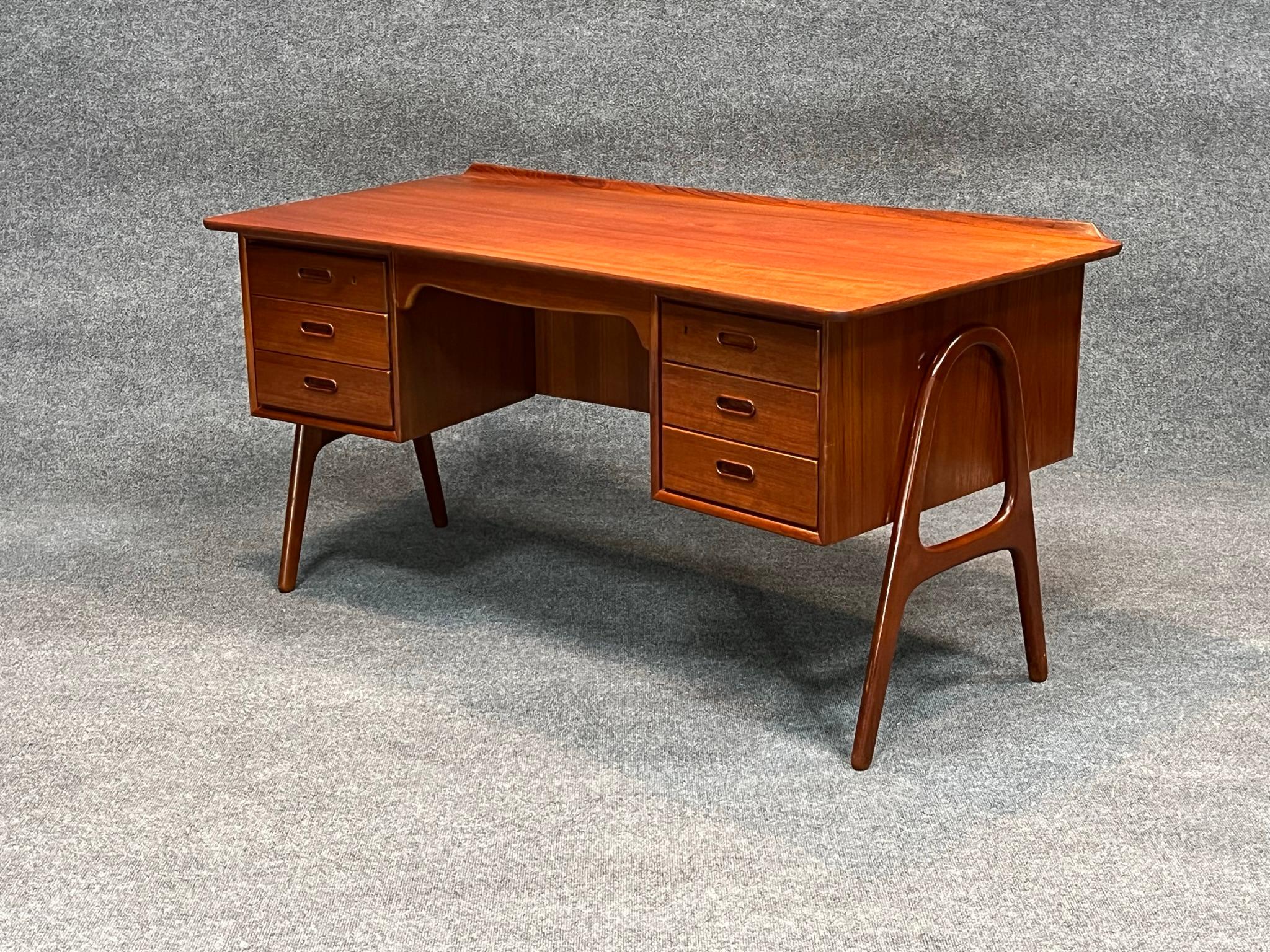 Mid-Century Modern Svend Aage Madsen for Sigurd Hansen Mid-Century Curved Front Teak Desk C. 1960