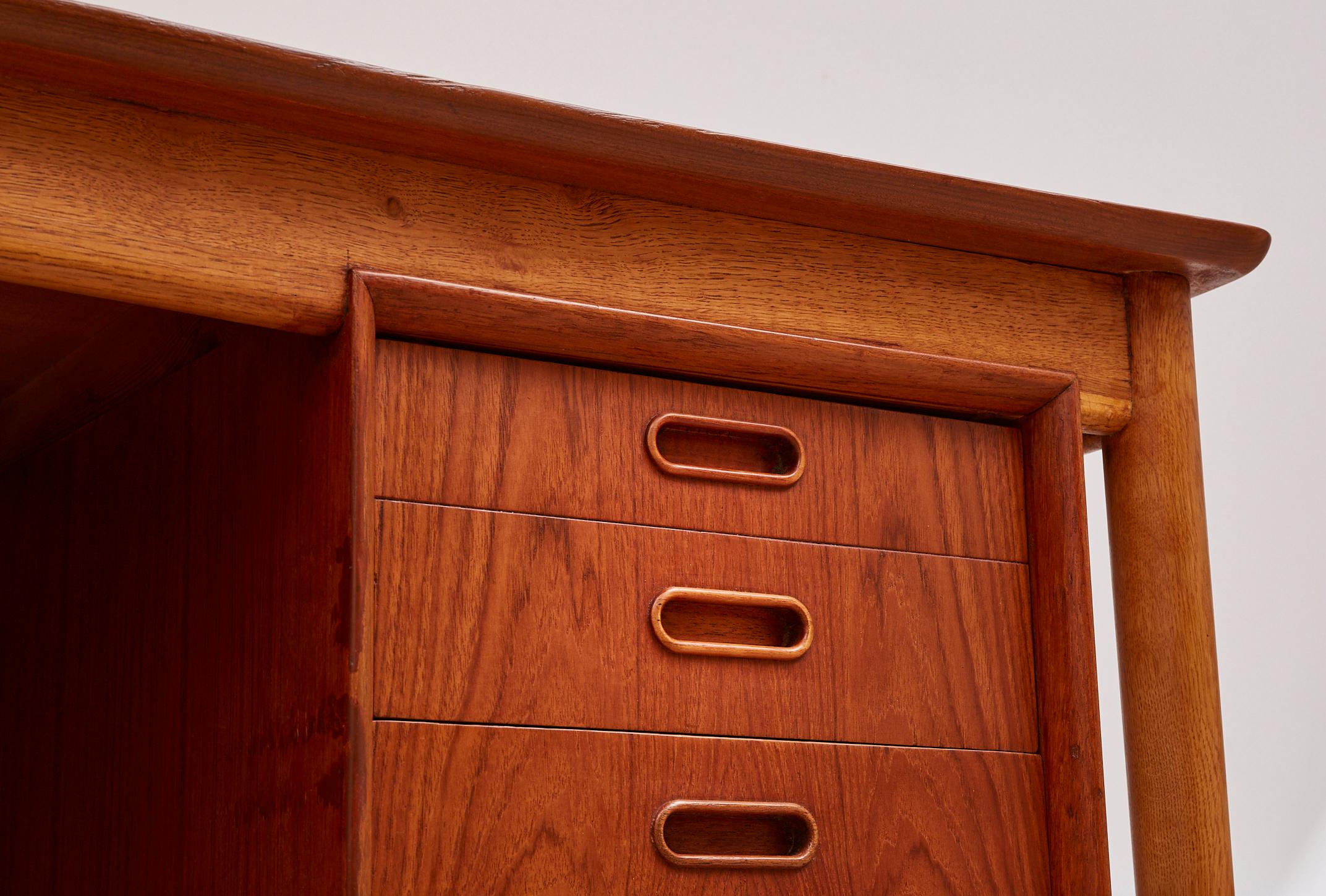 Svend Aage Madsen Teak Curved Desk , Rare, Denmark 1960s 6