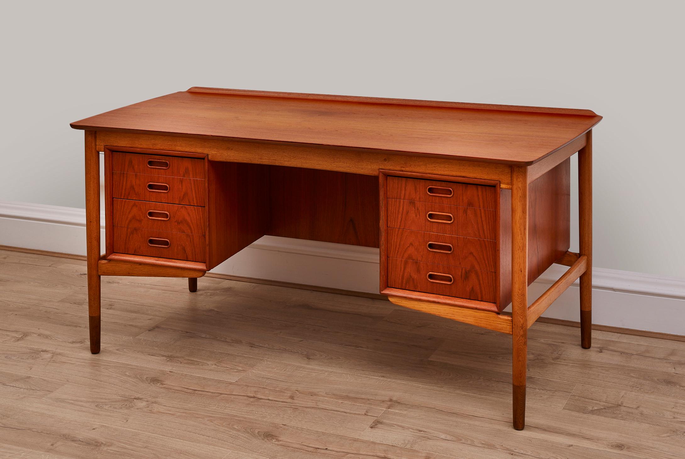 Mid-Century Modern Svend Aage Madsen Teak Curved Desk , Rare, Denmark 1960s