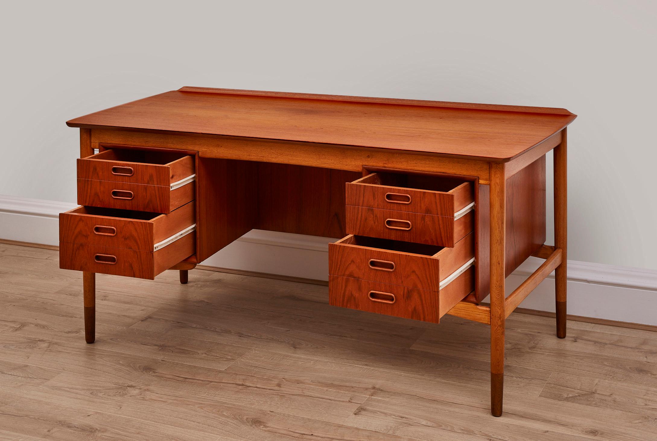 Mid-20th Century Svend Aage Madsen Teak Curved Desk , Rare, Denmark 1960s