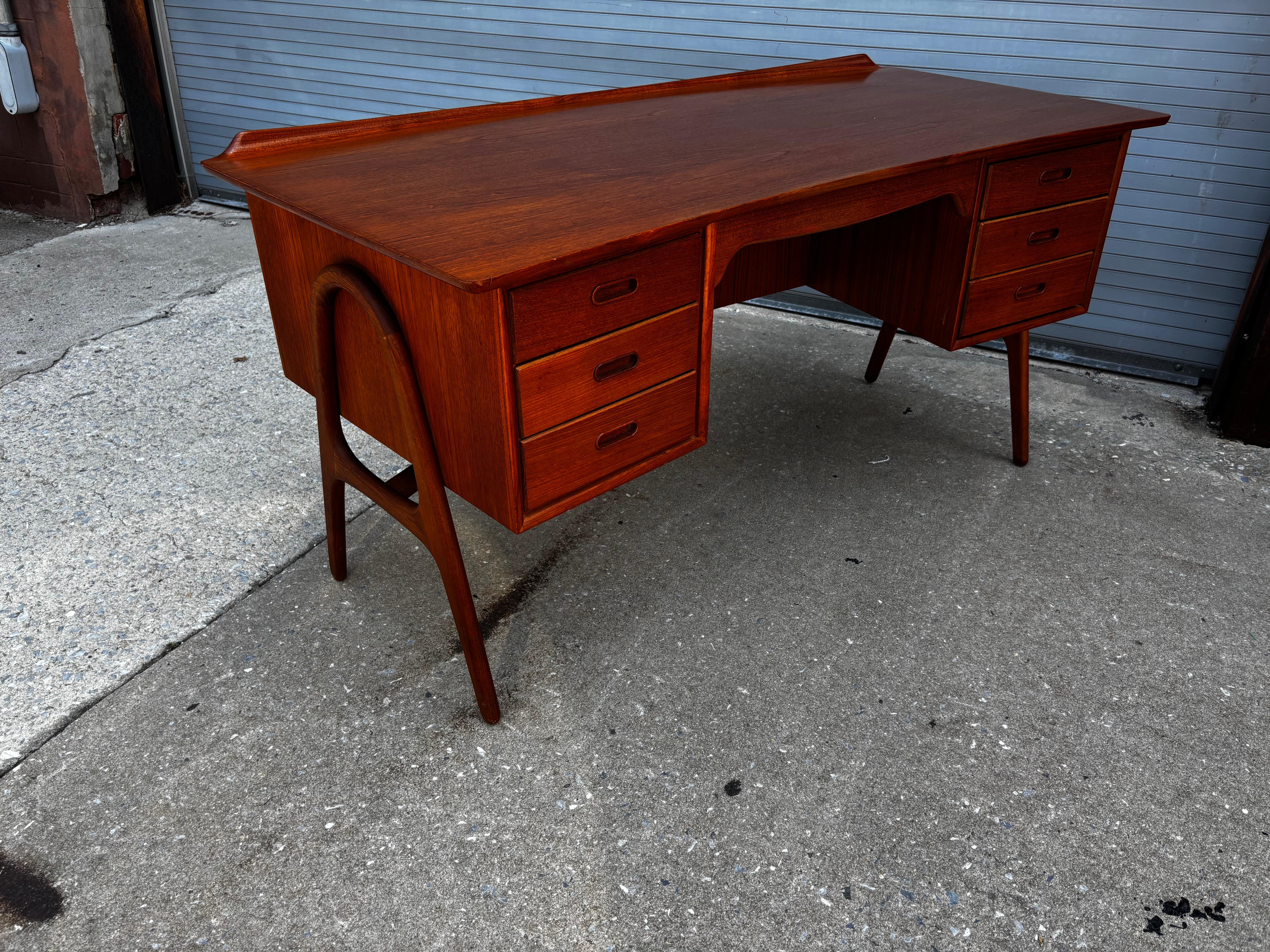 Svend Aage Madsen Teak Desk with Front Bookcase In Good Condition For Sale In Philadelphia, PA