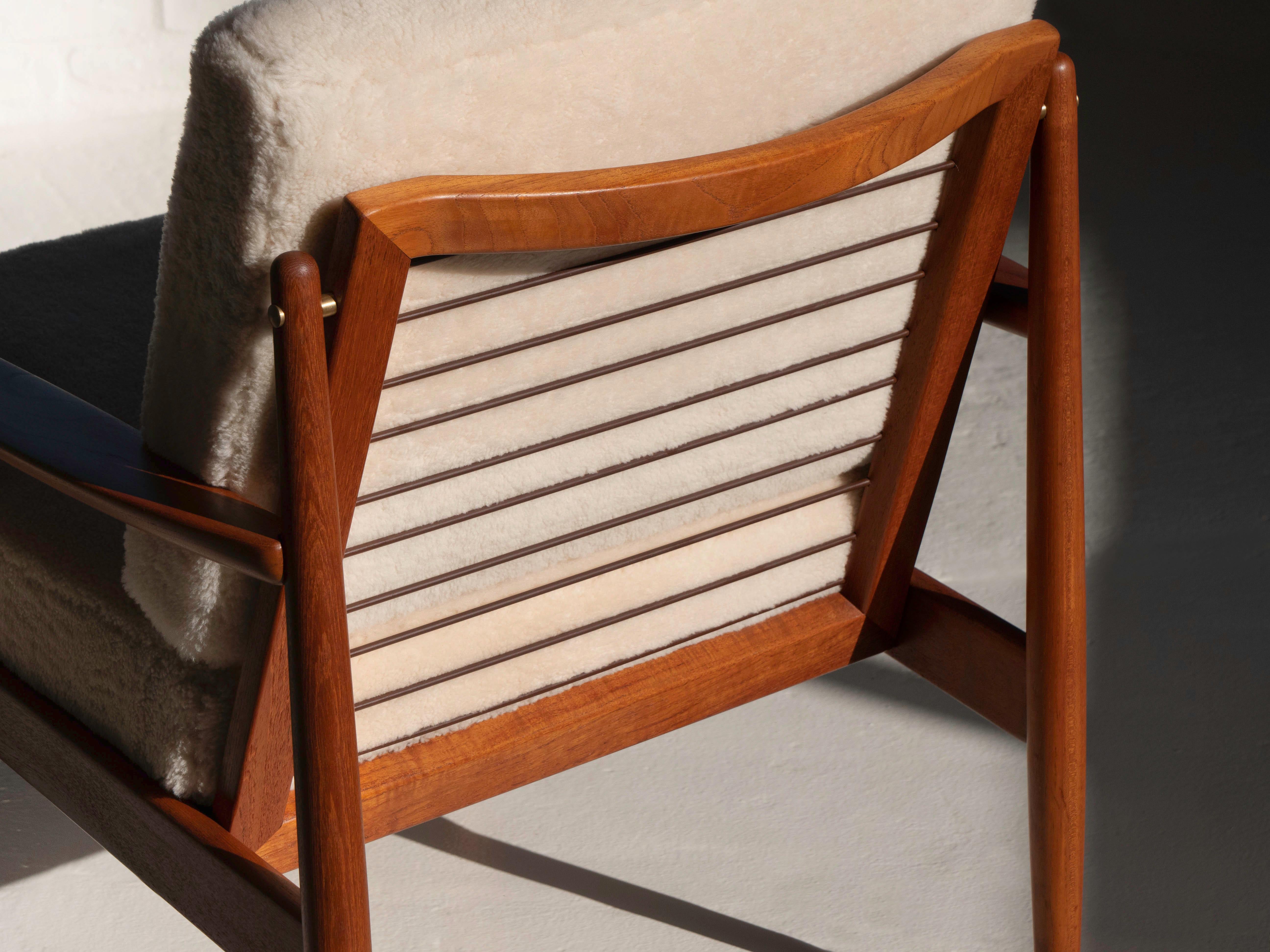 Svend Age Eriksen Genuine Shearling Lounge Chair for Glostrup Møbelfabrik 1960's For Sale 2