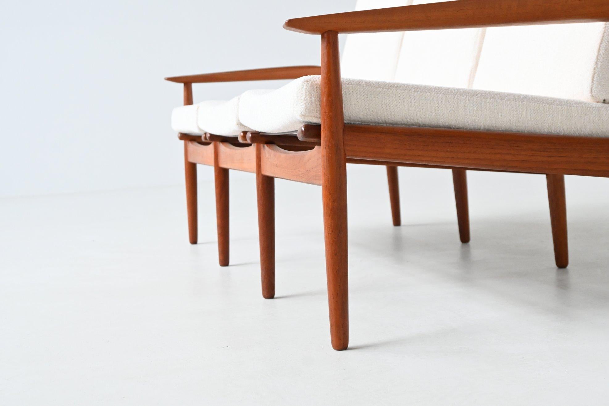 Divano a tre posti in teak Svend Age Eriksen Glostrup Danimarca 1960 in vendita 12
