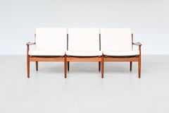 Svend Age Eriksen Dreisitziges Sofa aus Teakholz Glostrup Dänemark 1960