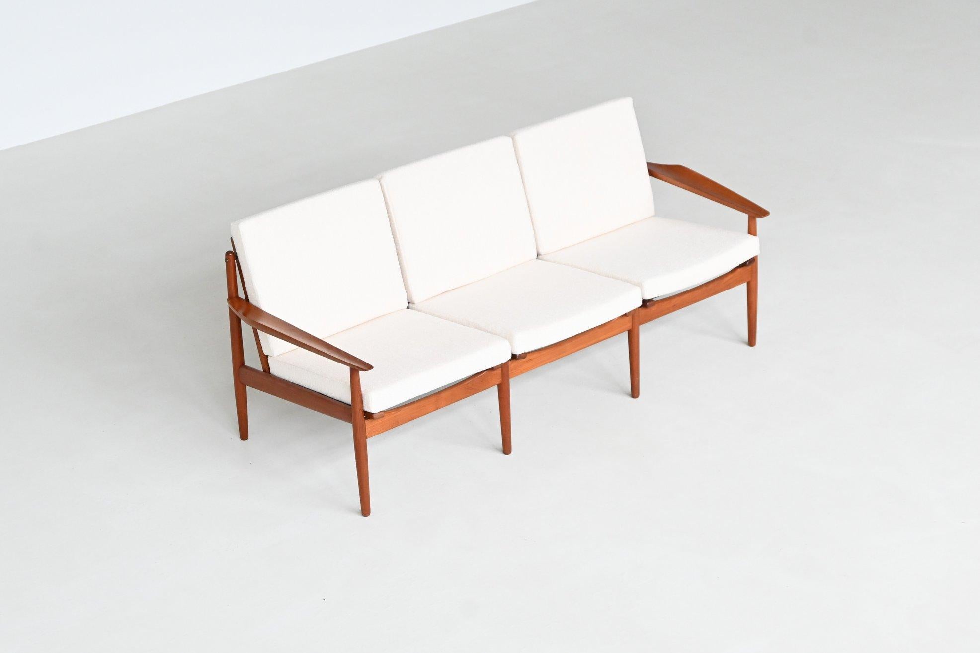 XX secolo Divano a tre posti in teak Svend Age Eriksen Glostrup Danimarca 1960 in vendita