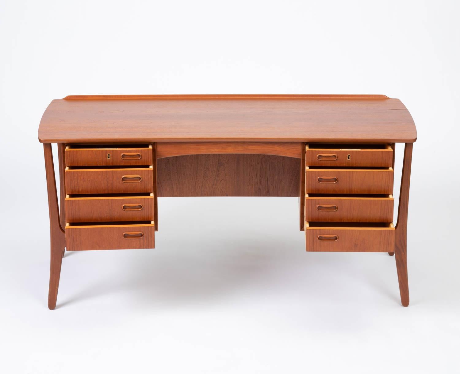 Scandinavian Modern Svend Åge Madsen Executive Desk for H.P. Hansen