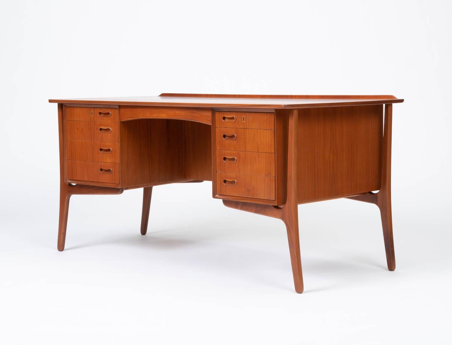 Svend Åge Madsen Executive Desk for H.P. Hansen In Excellent Condition In Los Angeles, CA