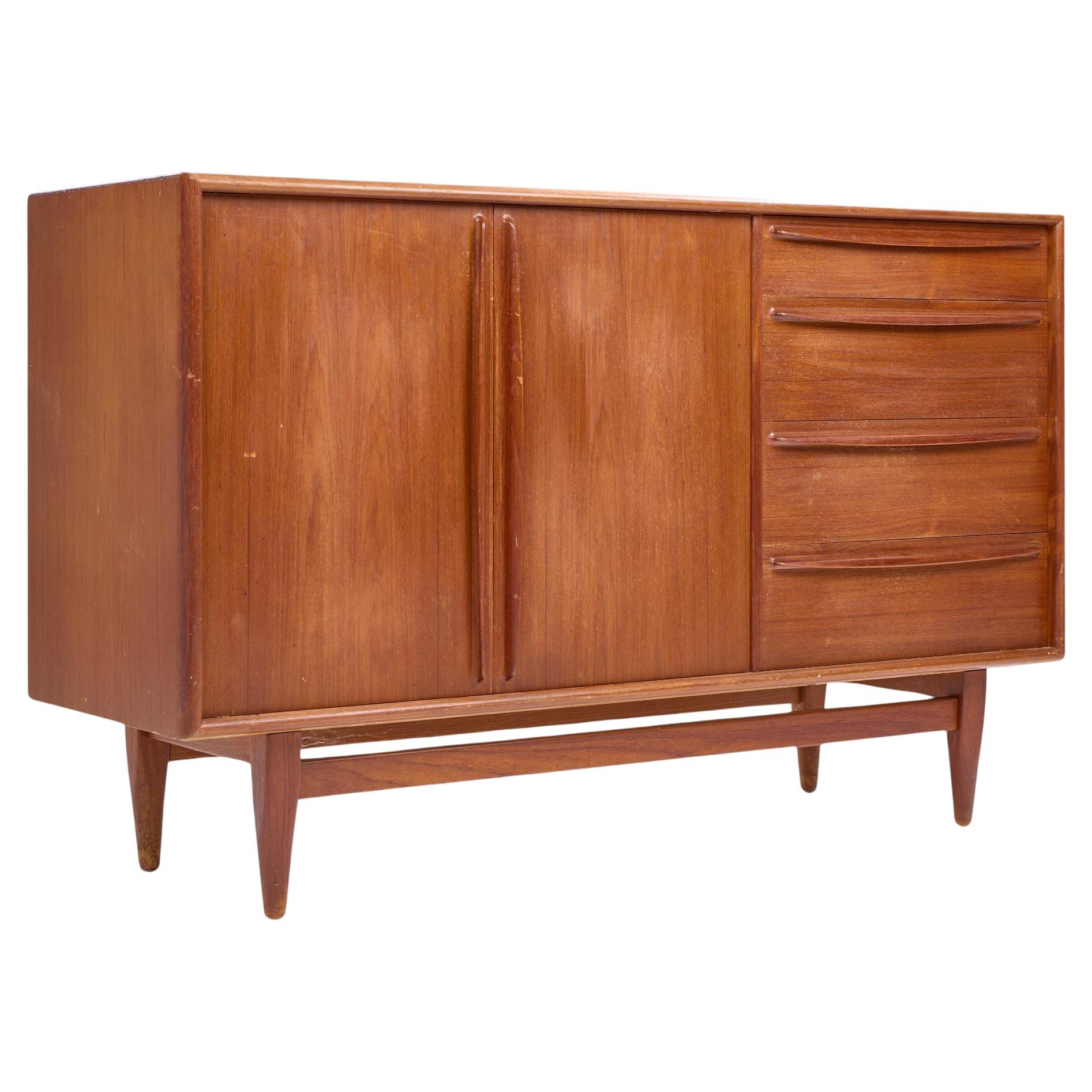 Svend Åge Madsen für Falster Mid Century Danish Teak Credenza im Angebot
