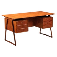 Svend Age Madsen freestanding desk in teak H.P. Hansen Denmark 1960