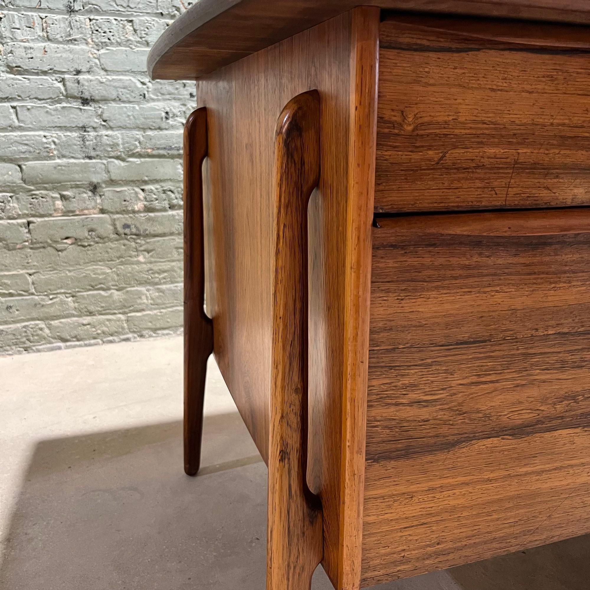 Svend Age Madsen Rosewood Desk for Sigurd Hansen 1960 4
