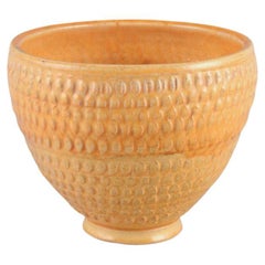 Svend Hammershøi (1873-1948) per Kähler, Danimarca. Vaso in ceramica con smalto all'uranio.