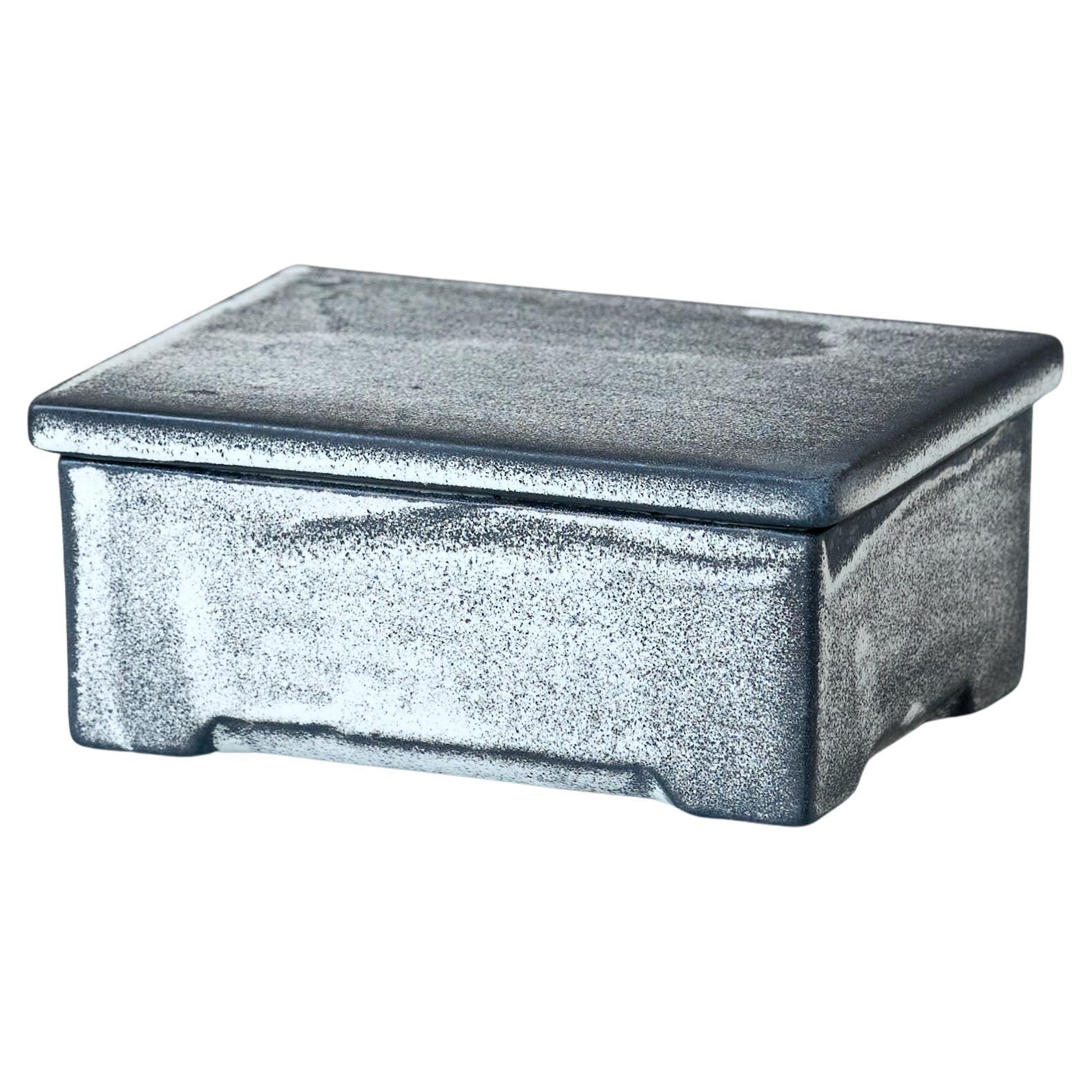 Svend Hammershøi Box in schwarz-weißer Eschenglasur. Herman A. Kähler, Dänemark, 1930er Jahre