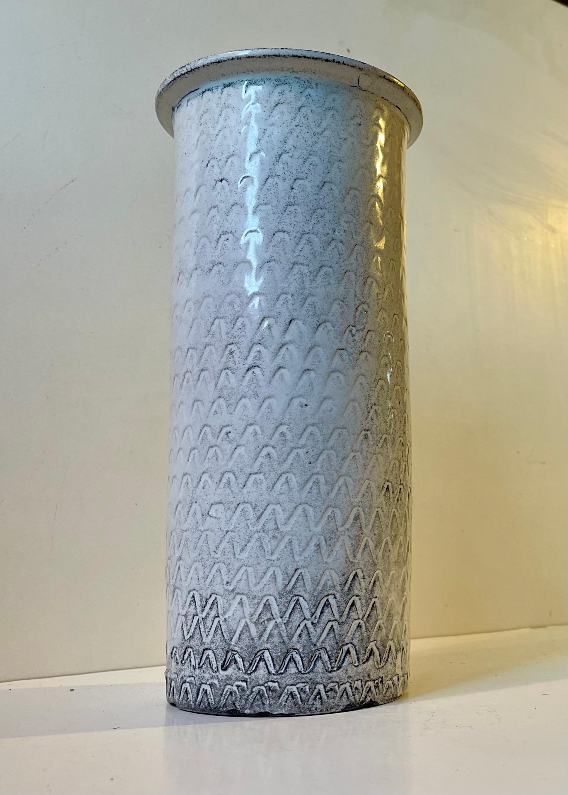 Danese Svend Hammershøi Vaso cilindrico con smalti di frassino bianco e nero f Herman A. Kähler in vendita