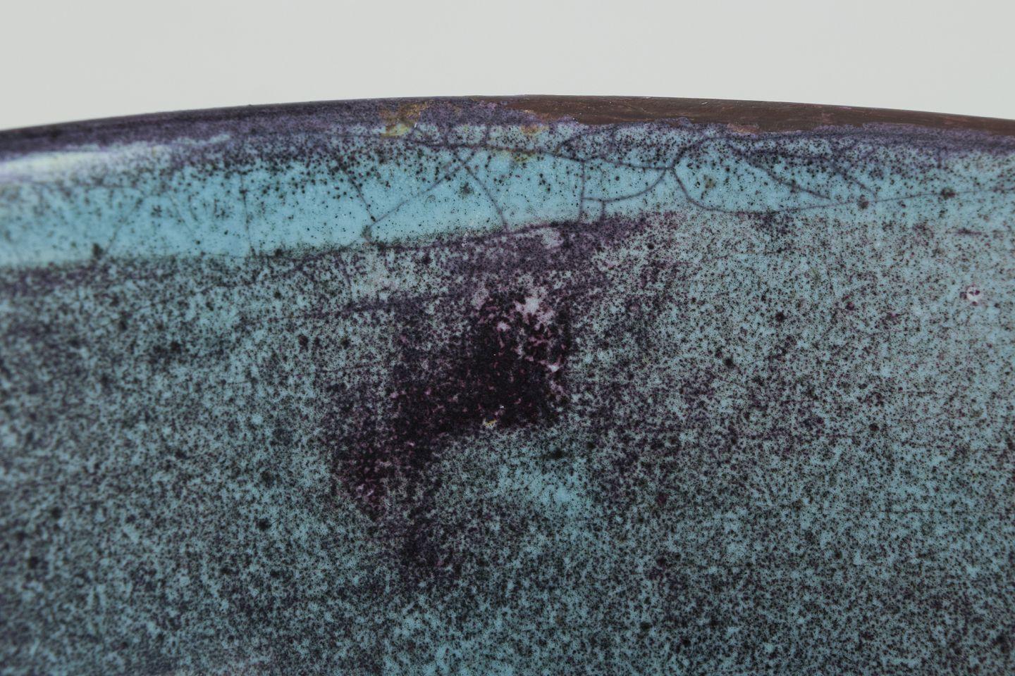 Svend Hammershøi per Kähler.  Ciotola in ceramica con doppio smalto nero-verde. In condizioni ottime in vendita a København, Copenhagen