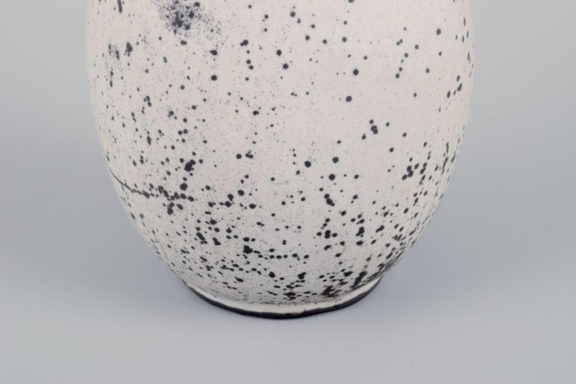 Svend Hammershøi for Kähler. Ceramic vase with a narrow neck. Ca 1930 For Sale 1