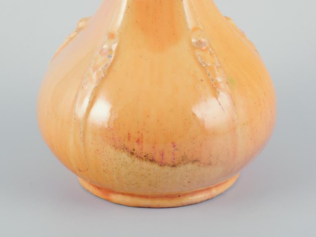 Smaltato Svend Hammershøi per Kähler, Danimarca. Vaso in ceramica con smalto all'uranio. Ca. 1930s in vendita