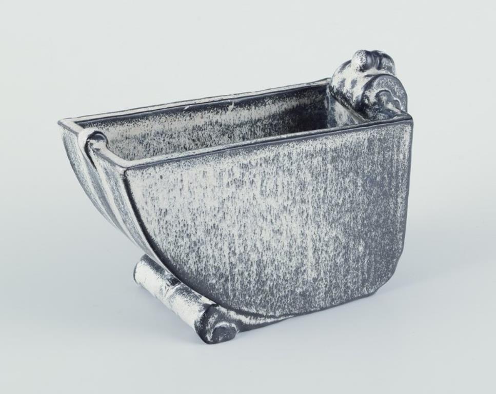 Art déco Svend Hammershøi pour Kähler, Danemark. Rare pot à fleurs Art Déco en céramique. en vente