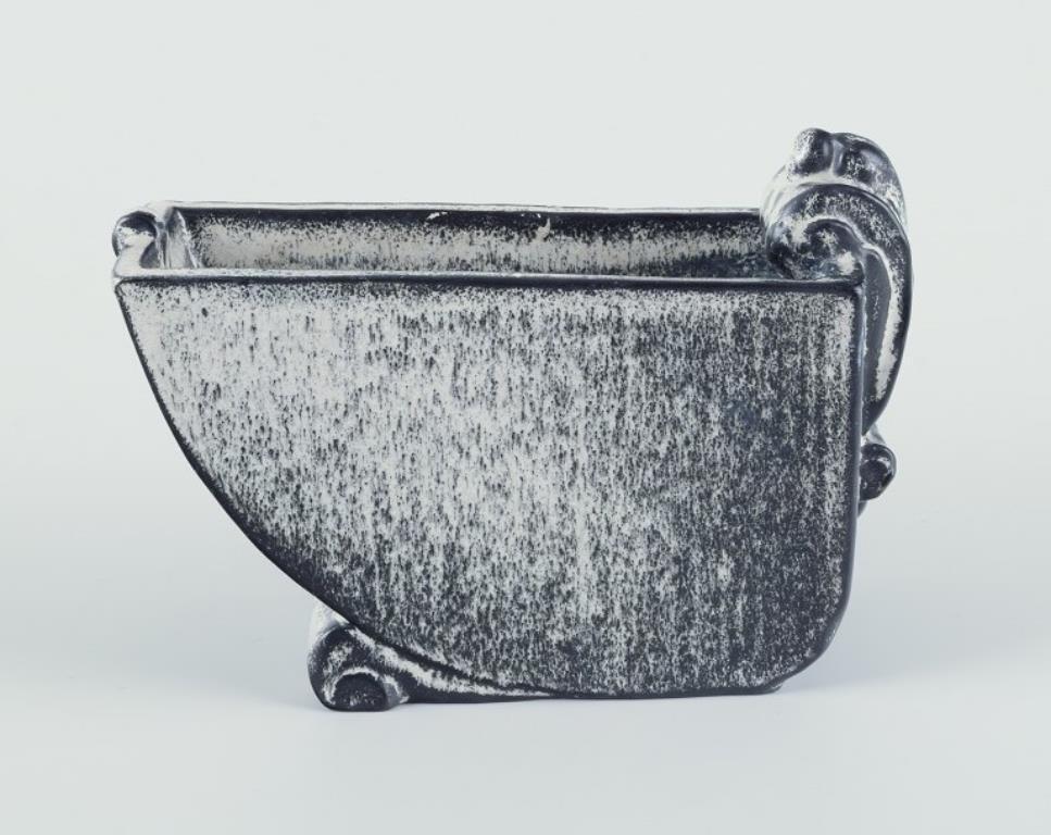 Danois Svend Hammershøi pour Kähler, Danemark. Rare pot à fleurs Art Déco en céramique. en vente