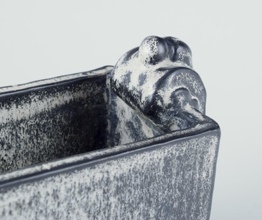 Vernissé Svend Hammershøi pour Kähler, Danemark. Rare pot à fleurs Art Déco en céramique. en vente