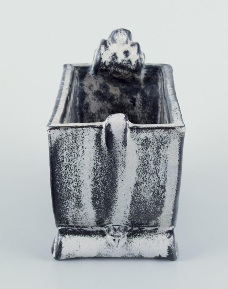 Svend Hammershøi pour Kähler, Danemark. Rare pot à fleurs Art Déco en céramique. Excellent état - En vente à Copenhagen, DK