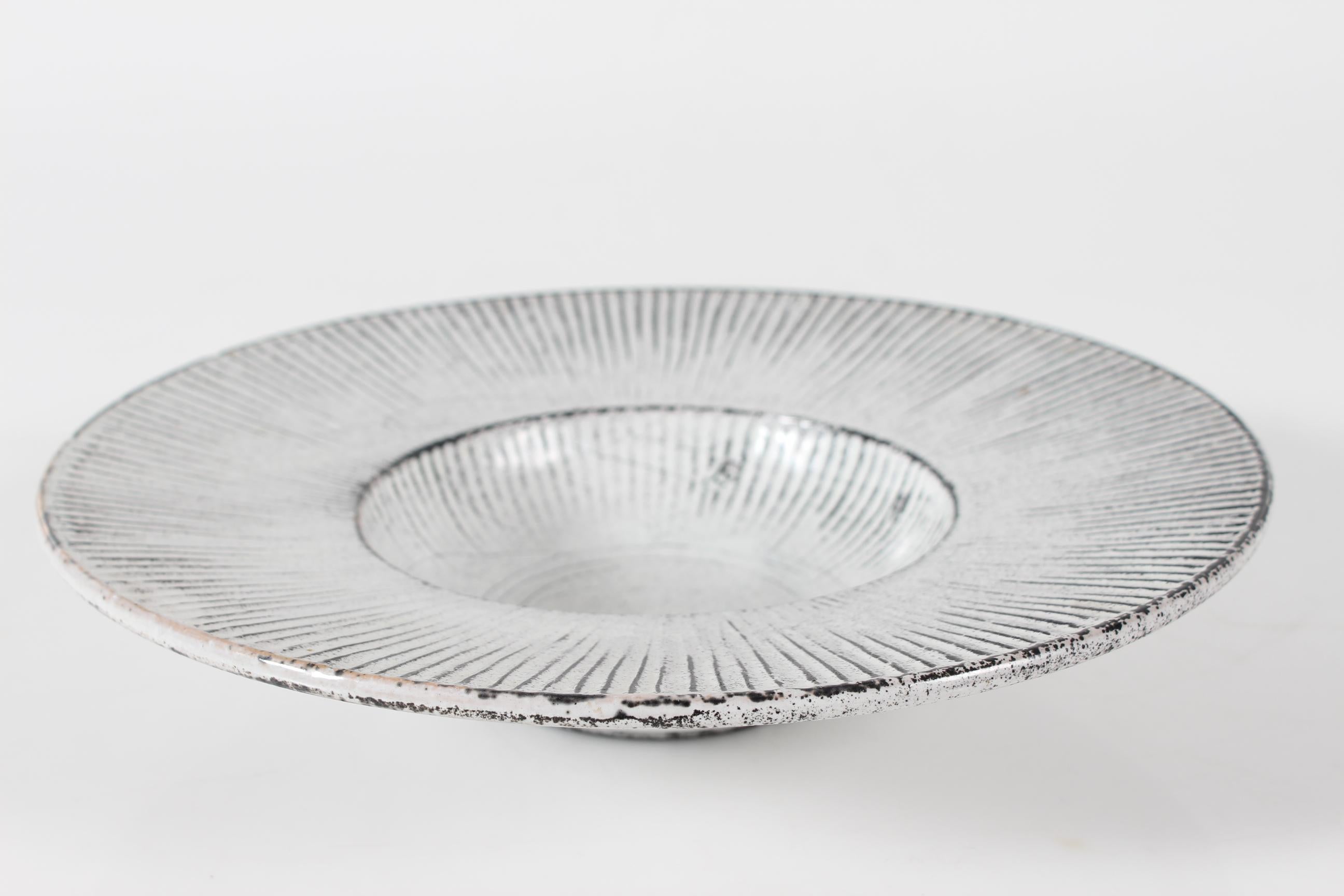 20th Century Svend Hammershøi for Kähler HAK Art Deco Bowl with Ash-grey Glaze, Danmark 1930s For Sale