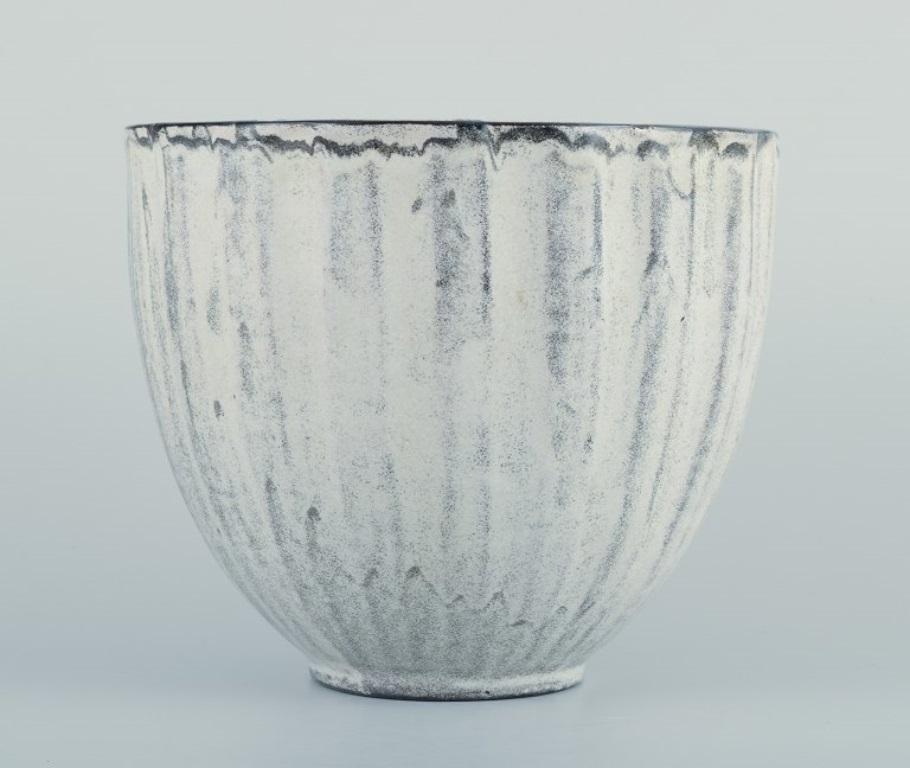 Smaltato Svend Hammershøi per Kähler. Grande portafiori in ceramica, anni '30/'40 in vendita