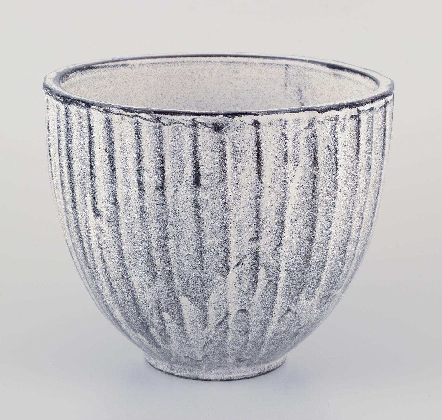 Danese Svend Hammershøi per Kähler. Vaso grande in ceramica per piante. Smalto nero-grigio in vendita