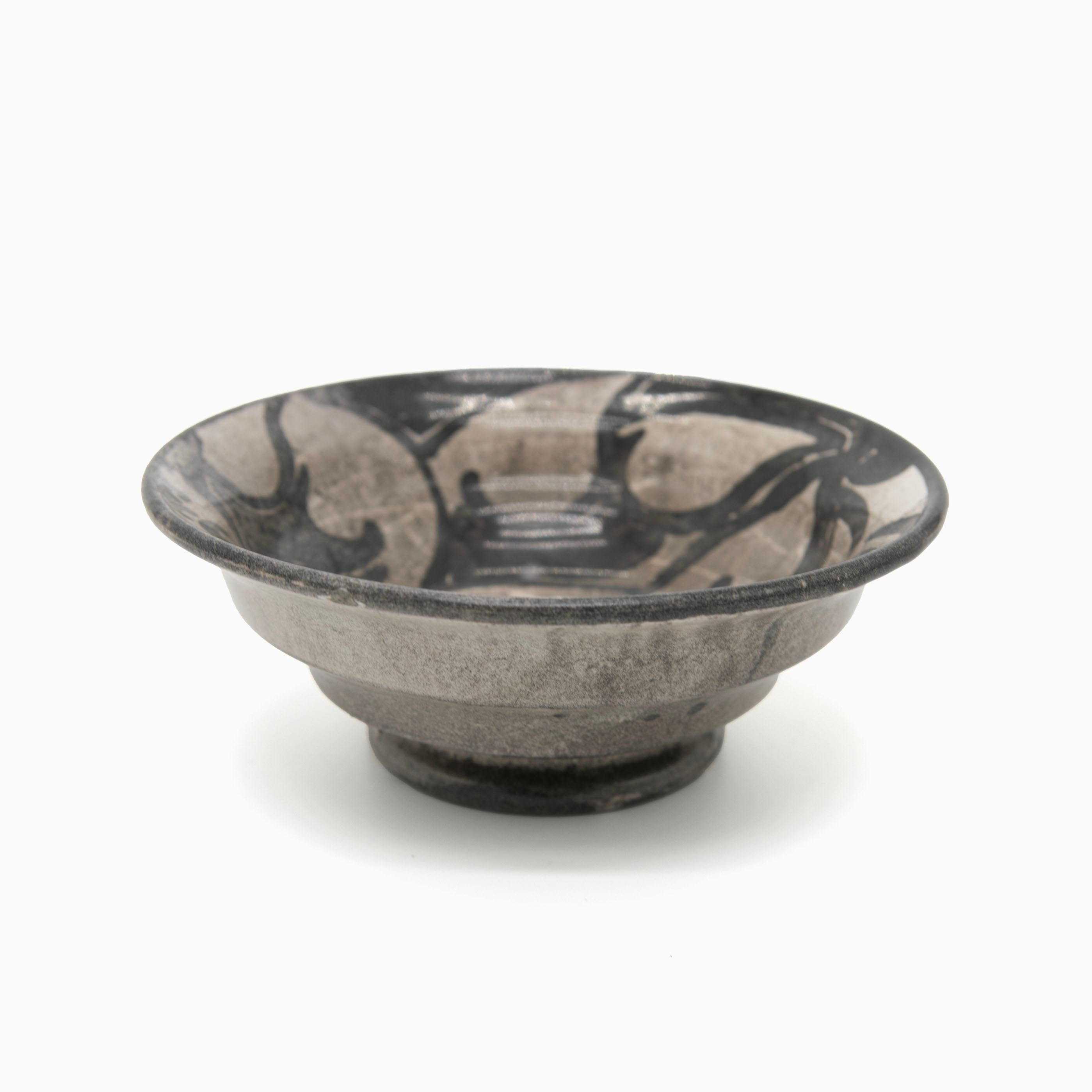 XX secolo Svend Hammershøi per Kähler: ciotola piccola in ceramica smaltata in grigio chiaro e scuro, S in vendita