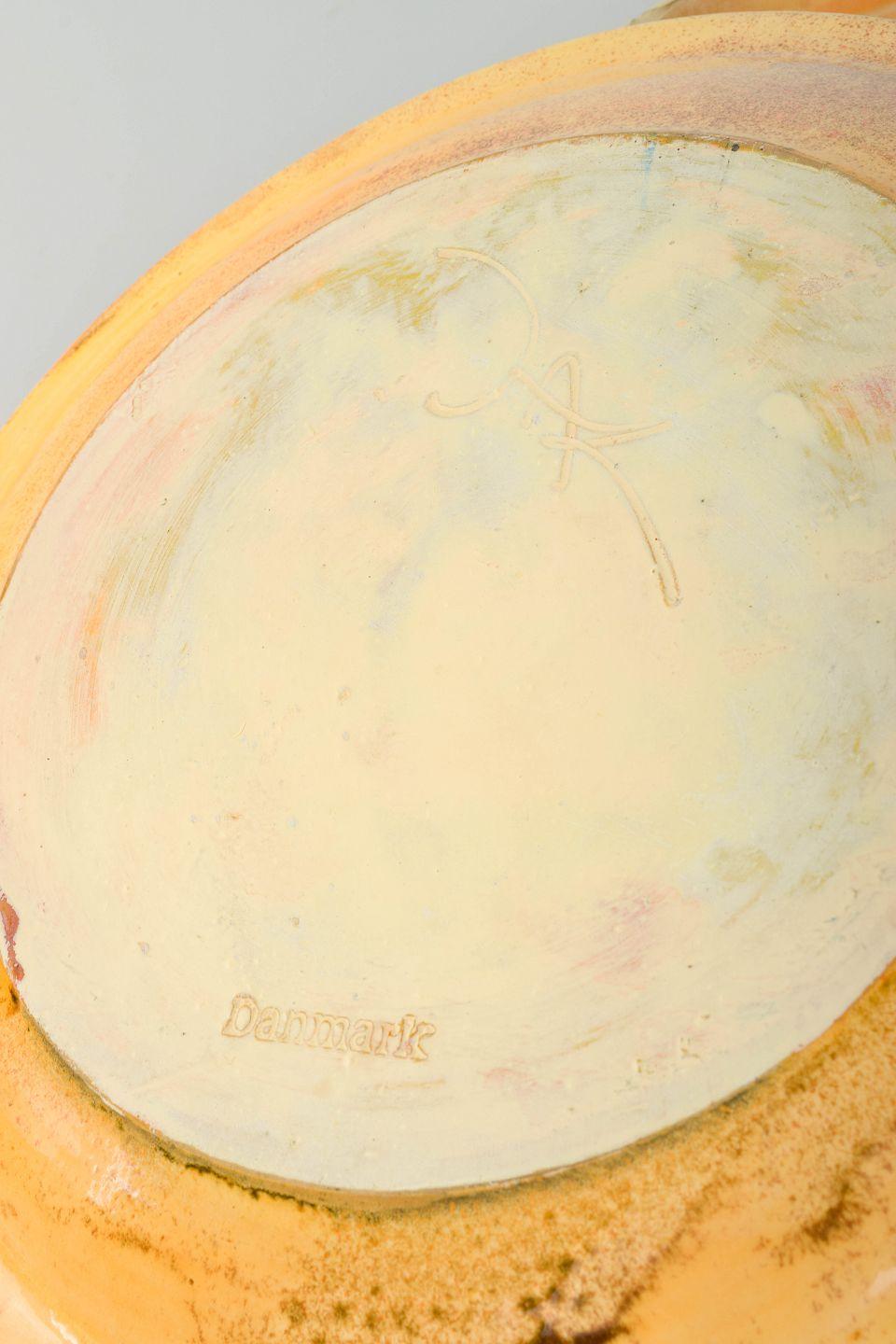 Smaltato Svend Hammershøi per Kähler, due piatti in ceramica con smalto all'uranio. in vendita
